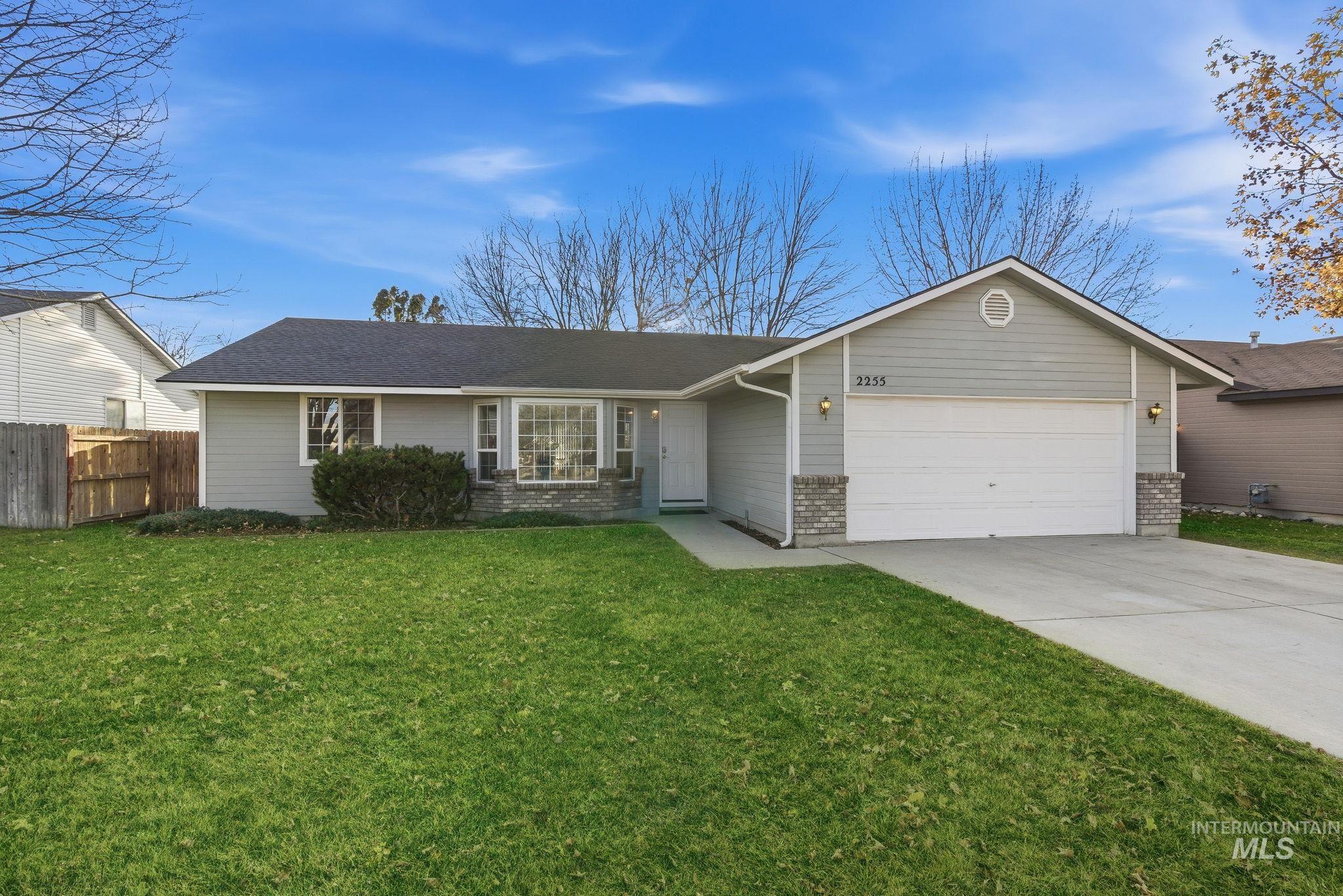 2255 E Grapewood Dr, Meridian, Idaho 83646, 3 Bedrooms, 2 Bathrooms, Residential For Sale, Price $412,000, 98970050