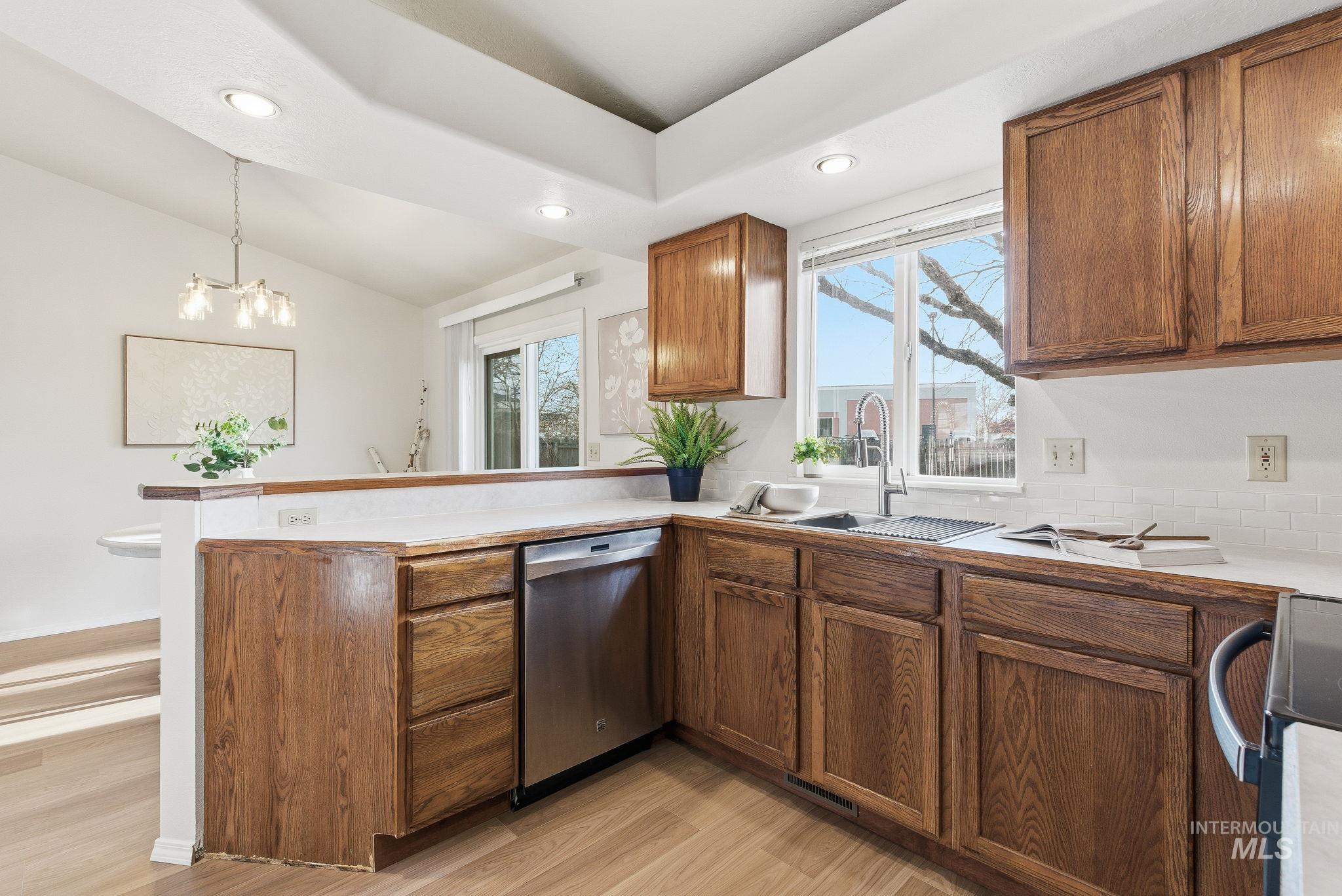 2255 E Grapewood Dr, Meridian, Idaho 83646, 3 Bedrooms, 2 Bathrooms, Residential For Sale, Price $412,000, 98970050