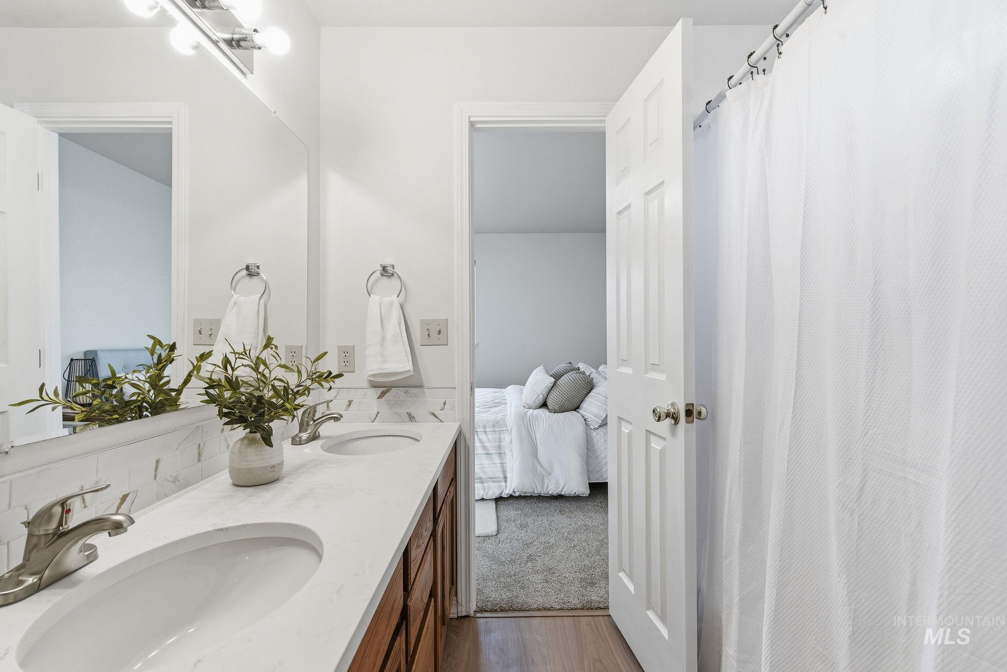 2255 E Grapewood Dr, Meridian, Idaho 83646, 3 Bedrooms, 2 Bathrooms, Residential For Sale, Price $412,000, 98970050