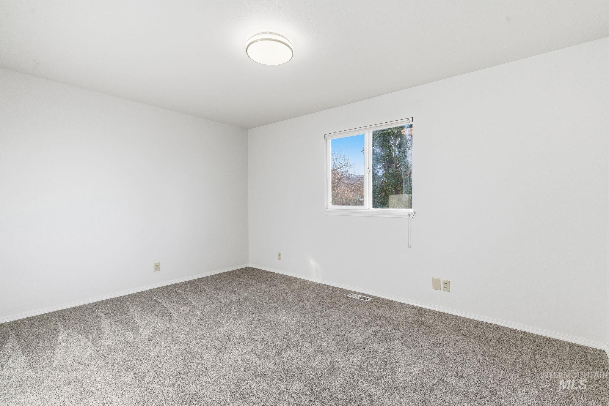 2255 E Grapewood Dr, Meridian, Idaho 83646, 3 Bedrooms, 2 Bathrooms, Residential For Sale, Price $412,000, 98970050