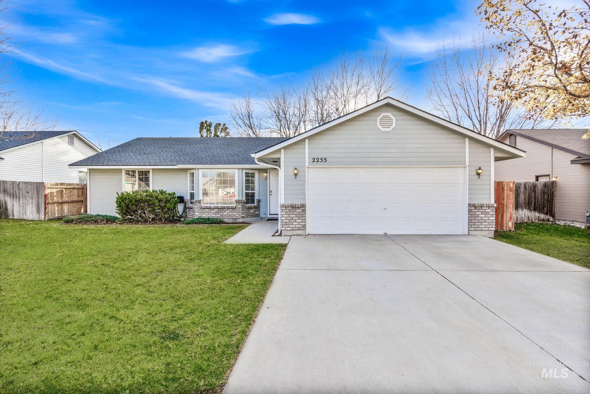2255 E Grapewood Dr, Meridian, Idaho 83646, 3 Bedrooms, 2 Bathrooms, Residential For Sale, Price $412,000, 98970050