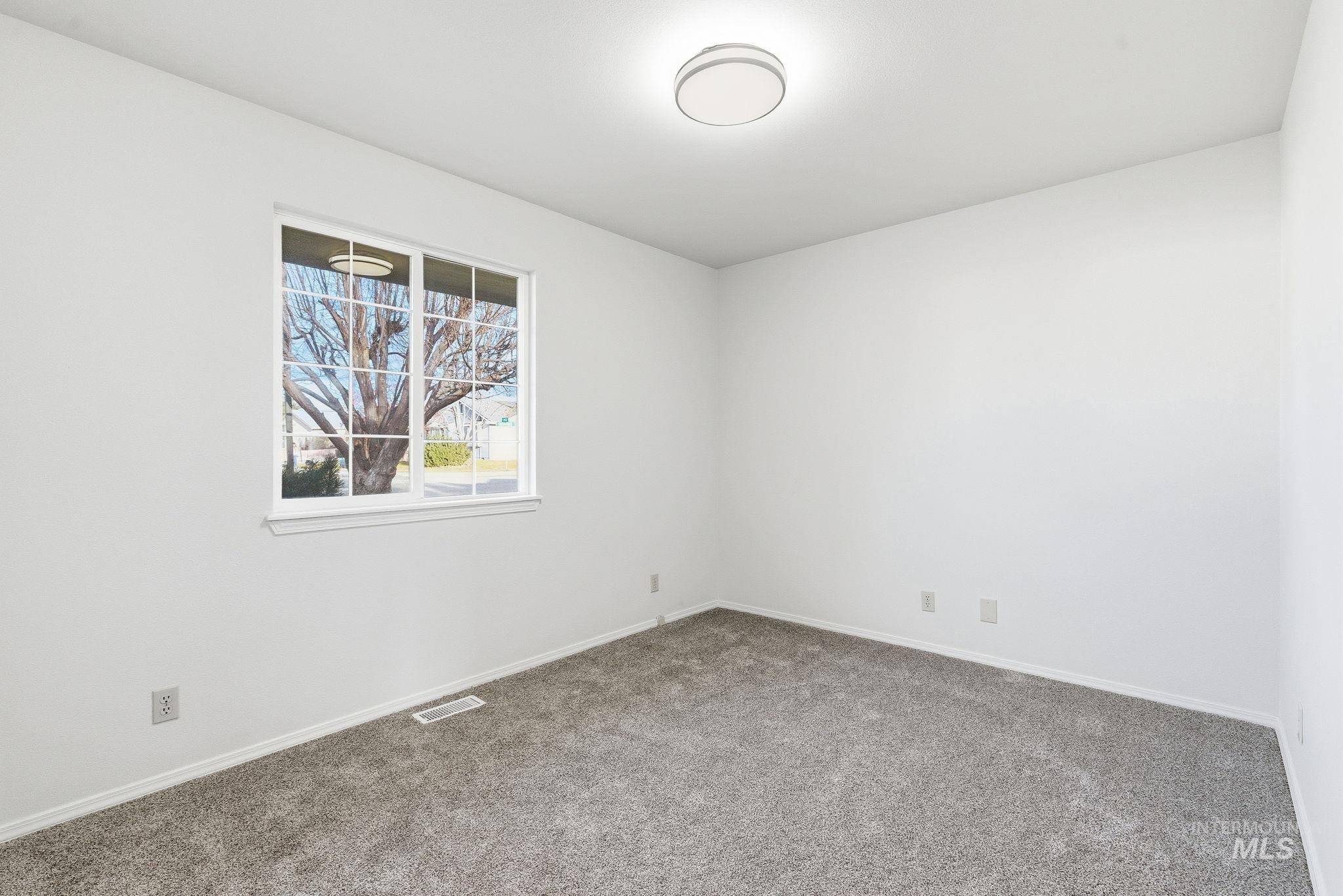 2255 E Grapewood Dr, Meridian, Idaho 83646, 3 Bedrooms, 2 Bathrooms, Residential For Sale, Price $412,000, 98970050