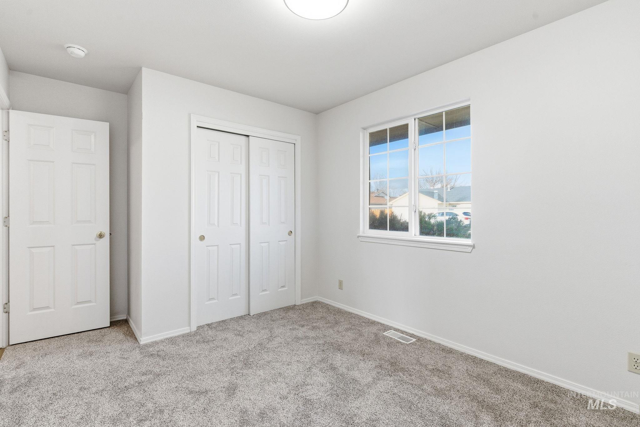 2255 E Grapewood Dr, Meridian, Idaho 83646, 3 Bedrooms, 2 Bathrooms, Residential For Sale, Price $412,000, 98970050