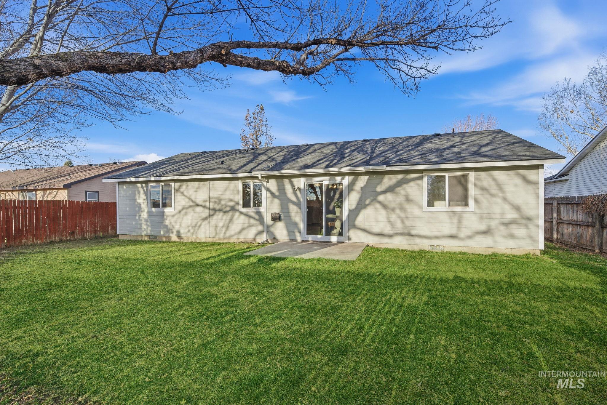 2255 E Grapewood Dr, Meridian, Idaho 83646, 3 Bedrooms, 2 Bathrooms, Residential For Sale, Price $412,000, 98970050