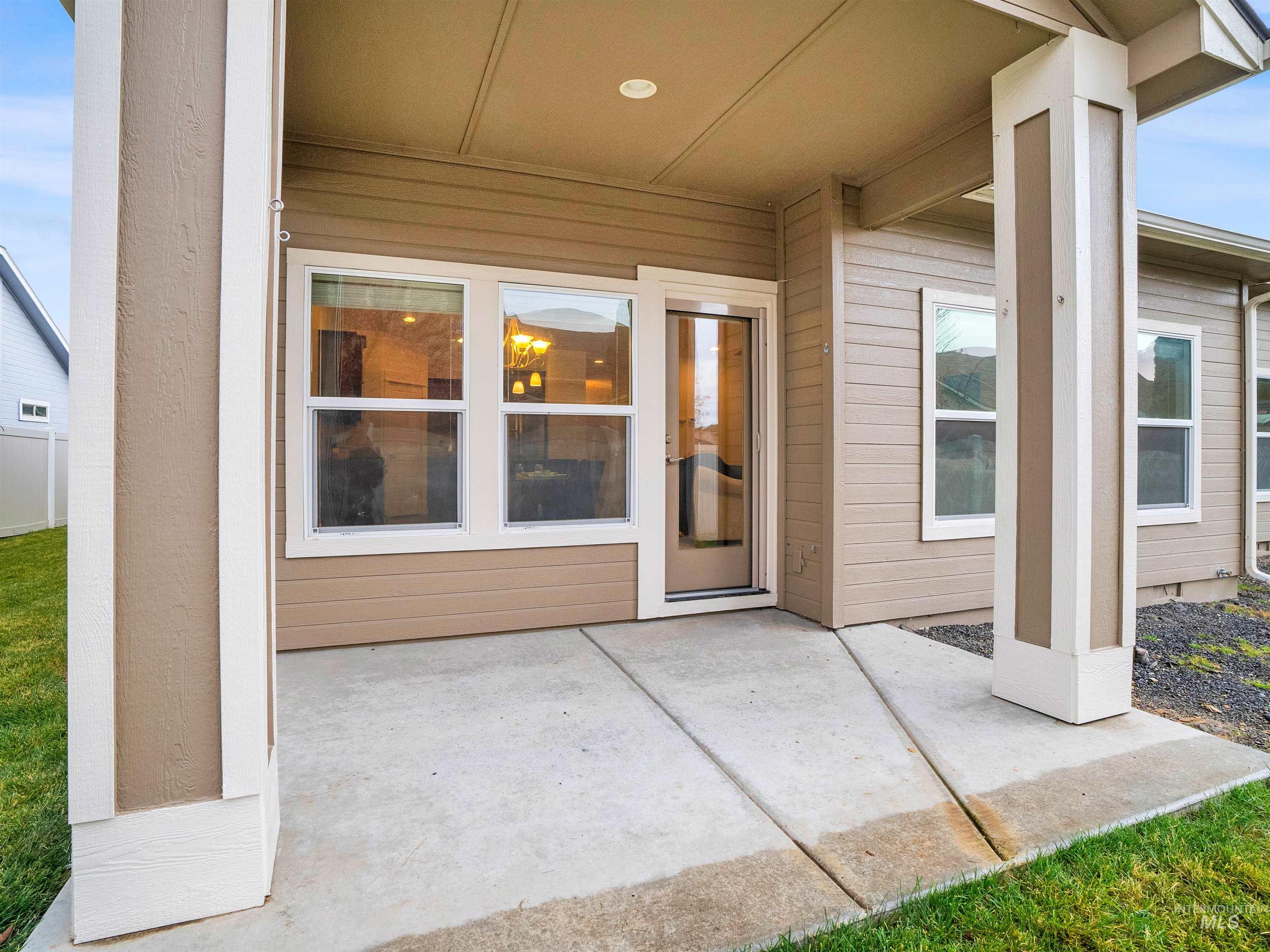 10306 Fallow Field, Nampa, Idaho 83687, 3 Bedrooms, 2 Bathrooms, Residential For Sale, Price $439,900, 98970051