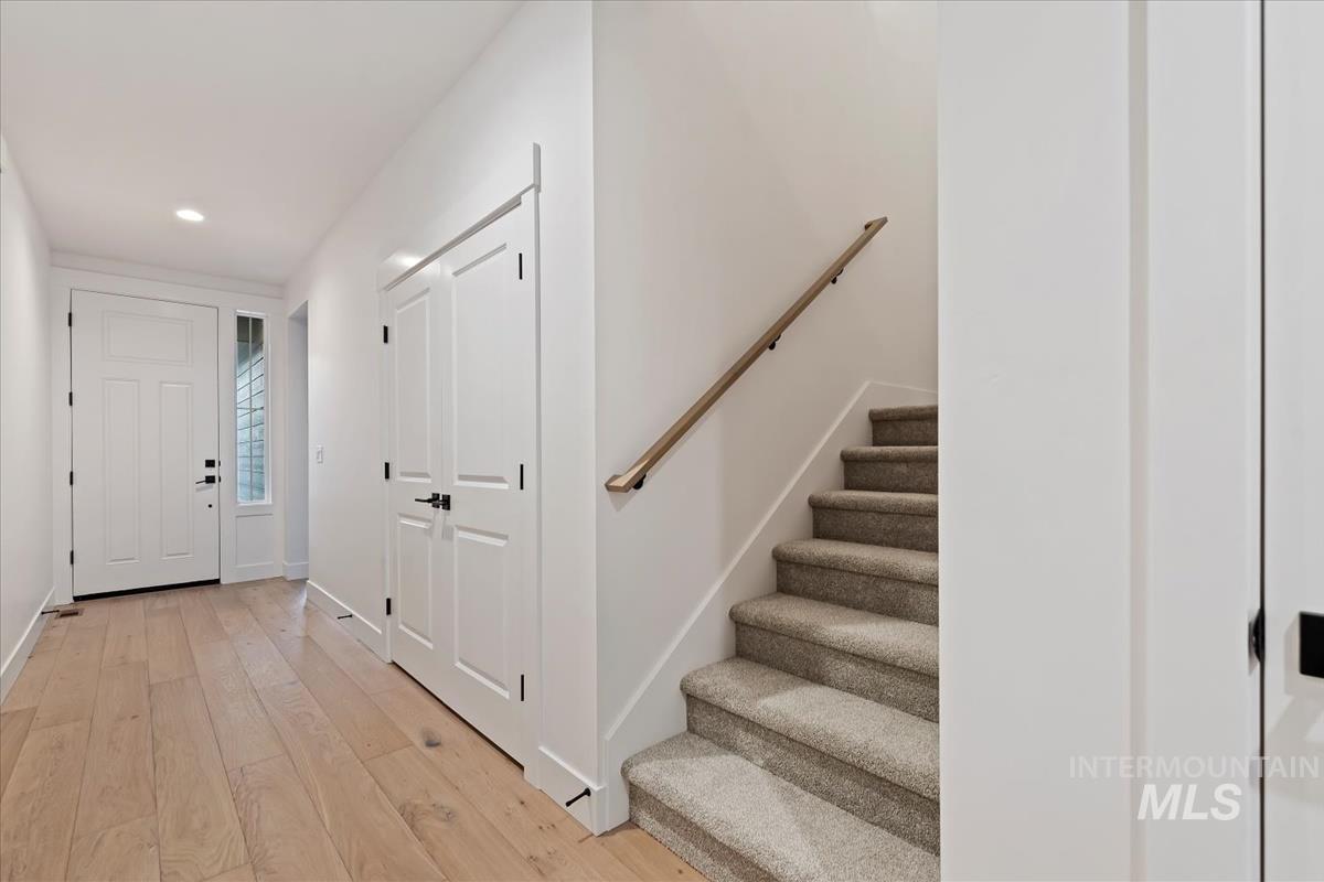 6604 N Good Dr., Eagle, Idaho 83629, 3 Bedrooms, 2.5 Bathrooms, Residential For Sale, Price $629,880, 98970053