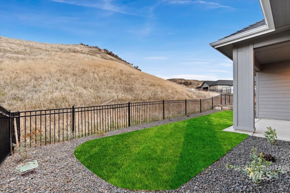 6604 N Good Dr., Eagle, Idaho 83629, 3 Bedrooms, 2.5 Bathrooms, Residential For Sale, Price $629,880, 98970053