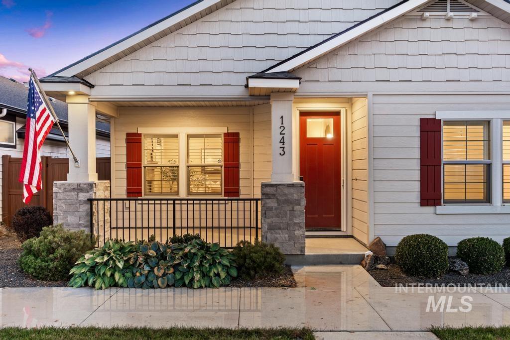 1243 E Prairiefire St, Meridian, Idaho 83646, 3 Bedrooms, 2 Bathrooms, Residential For Sale, Price $500,000, 98970054