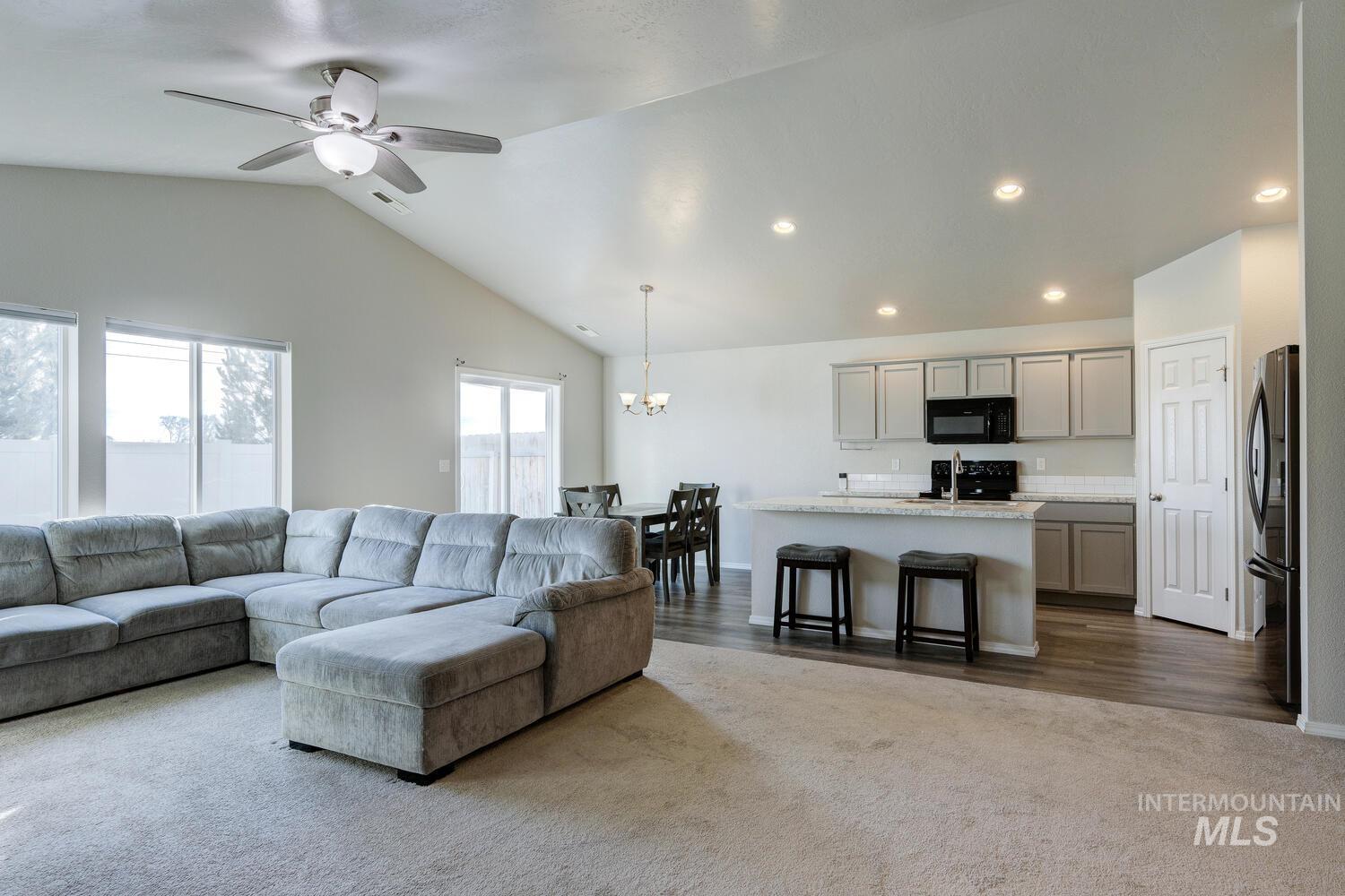 3660 S Alice Falls Ave, Nampa, Idaho 83686, 3 Bedrooms, 2 Bathrooms, Residential For Sale, Price $389,999,MLS 98970055