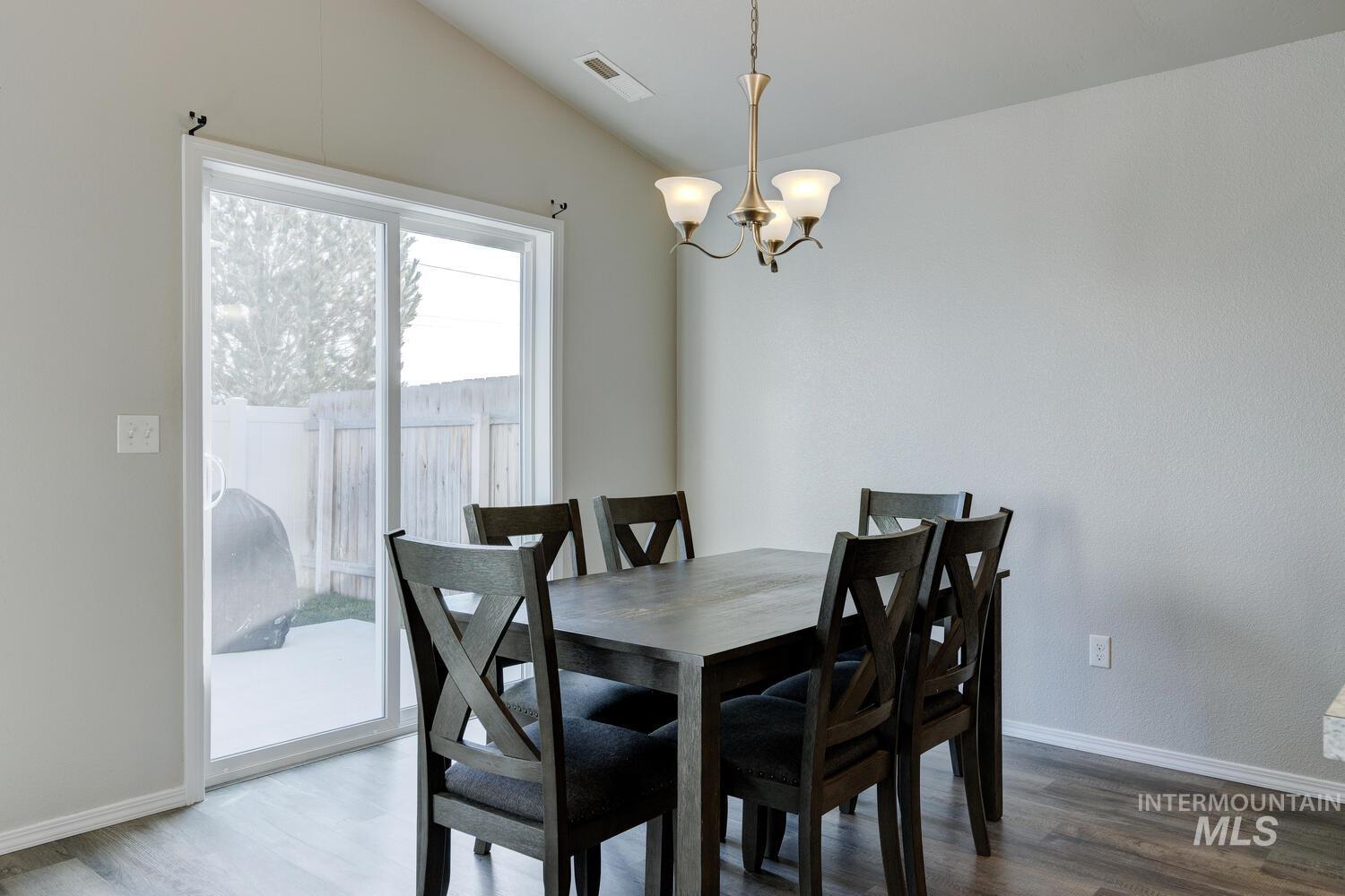 3660 S Alice Falls Ave, Nampa, Idaho 83686, 3 Bedrooms, 2 Bathrooms, Residential For Sale, Price $389,999,MLS 98970055