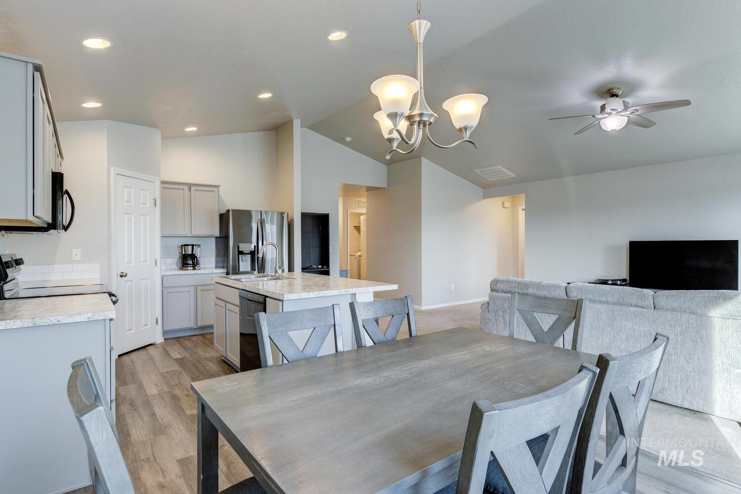 3660 S Alice Falls Ave, Nampa, Idaho 83686, 3 Bedrooms, 2 Bathrooms, Residential For Sale, Price $389,999,MLS 98970055