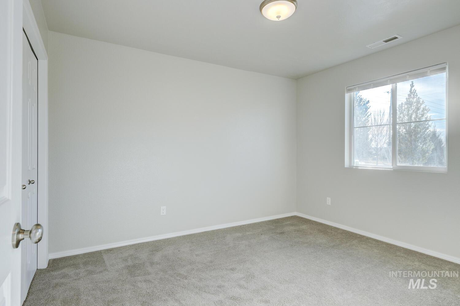 3660 S Alice Falls Ave, Nampa, Idaho 83686, 3 Bedrooms, 2 Bathrooms, Residential For Sale, Price $389,999,MLS 98970055