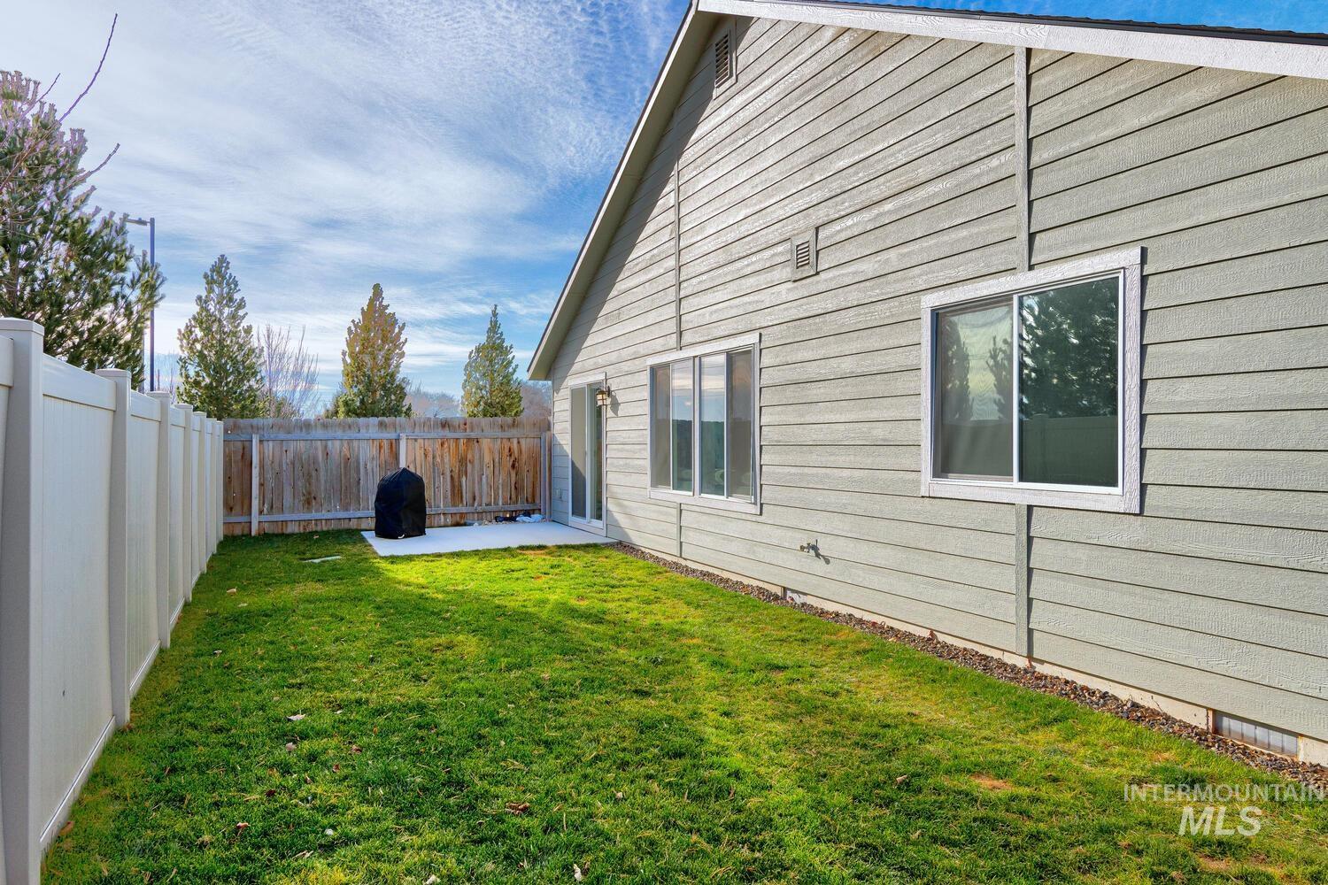 3660 S Alice Falls Ave, Nampa, Idaho 83686, 3 Bedrooms, 2 Bathrooms, Residential For Sale, Price $389,999,MLS 98970055