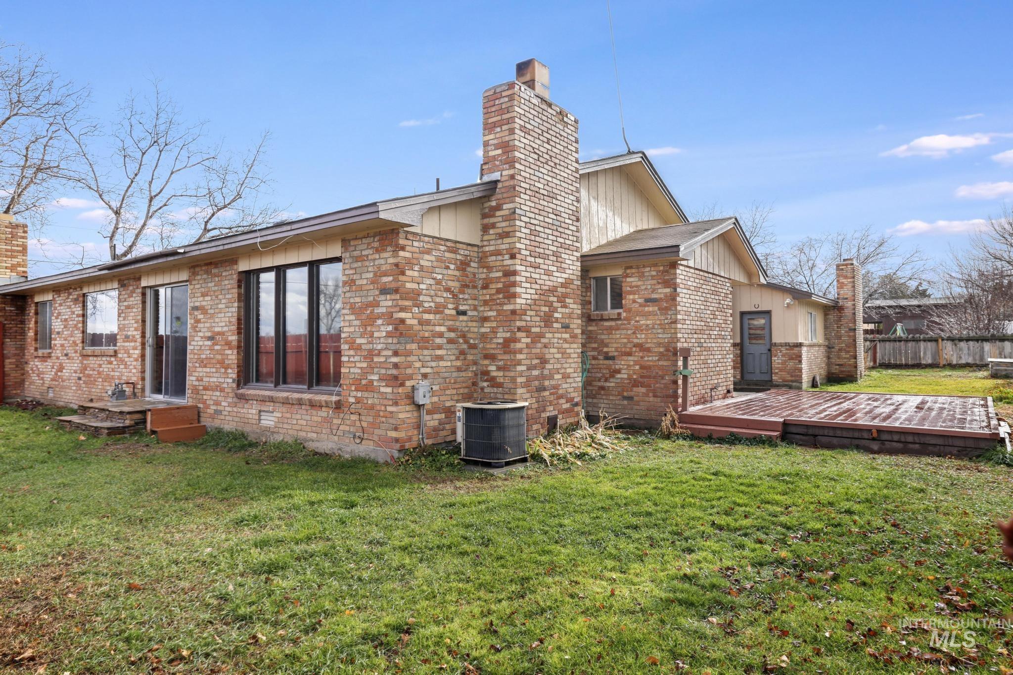 409 Clear Lakes Road, Buhl, Idaho 83316, 3 Bedrooms, 2 Bathrooms, Residential For Sale, Price $334,900, 98970062