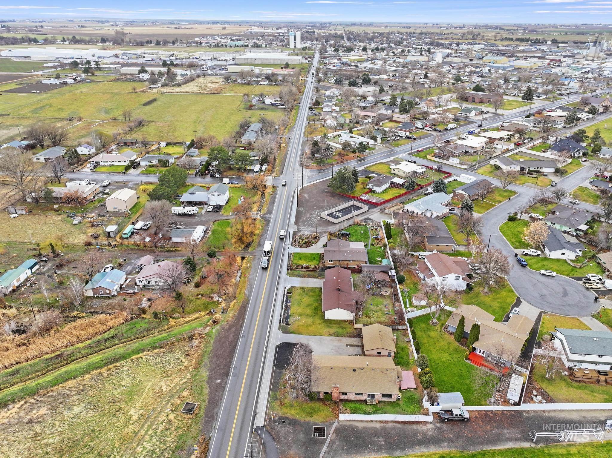 409 Clear Lakes Road, Buhl, Idaho 83316, 3 Bedrooms, 2 Bathrooms, Residential For Sale, Price $334,900, 98970062