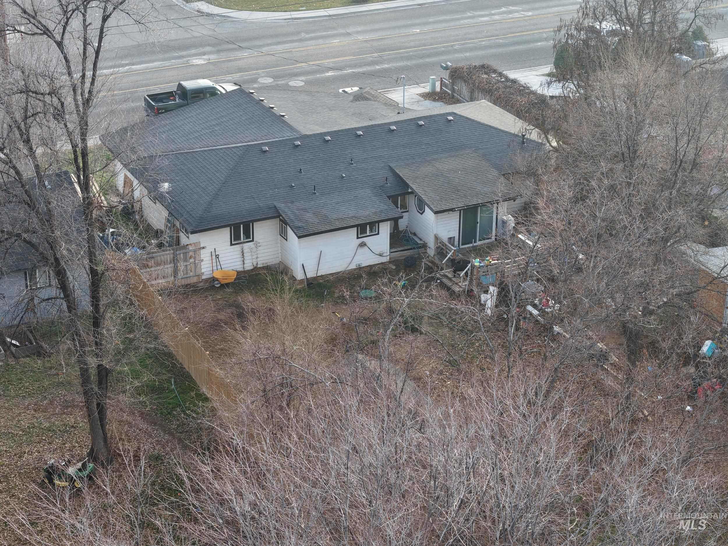 Aerial view of property and surrounding area