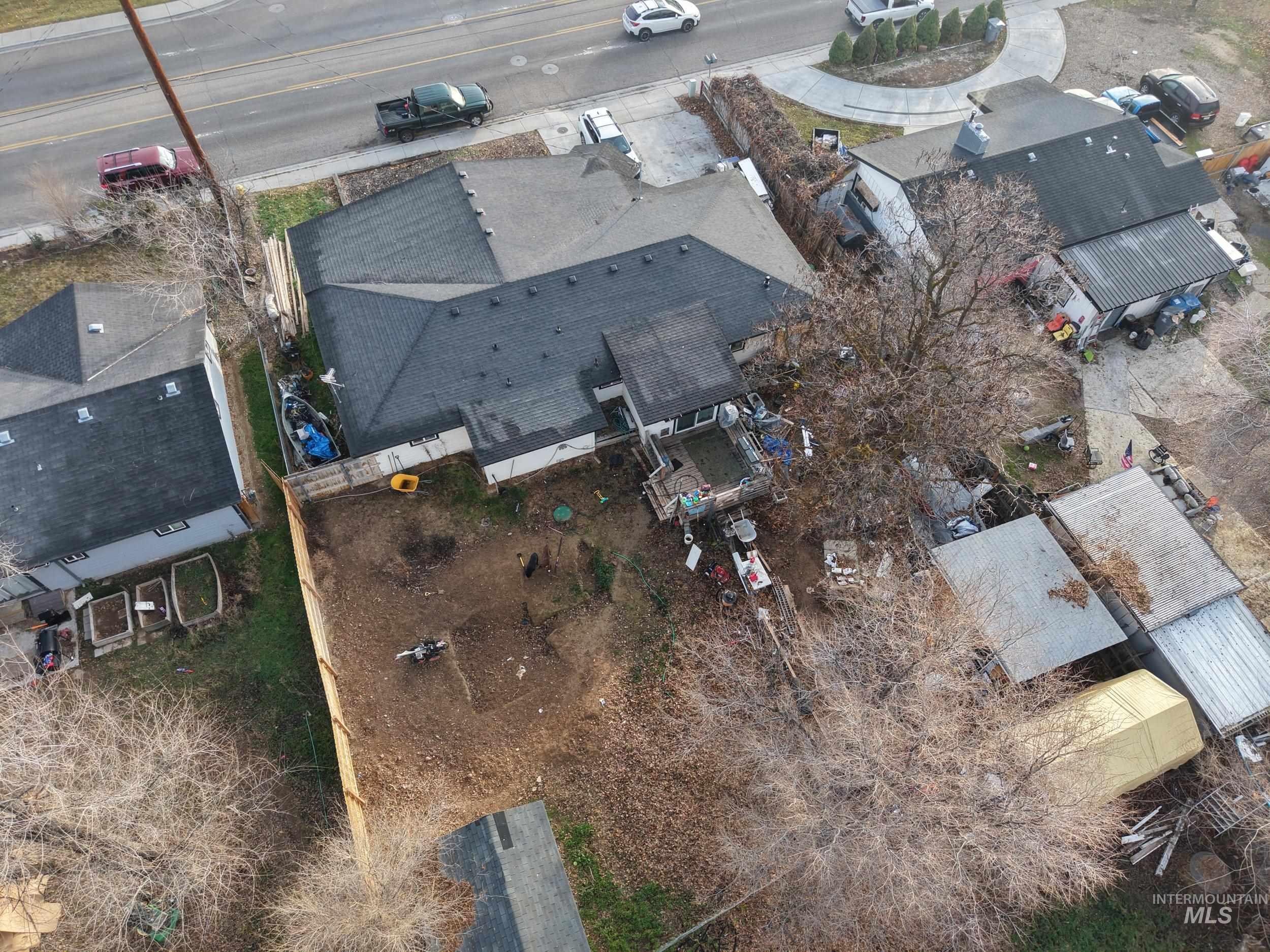 Aerial view of property and surrounding area