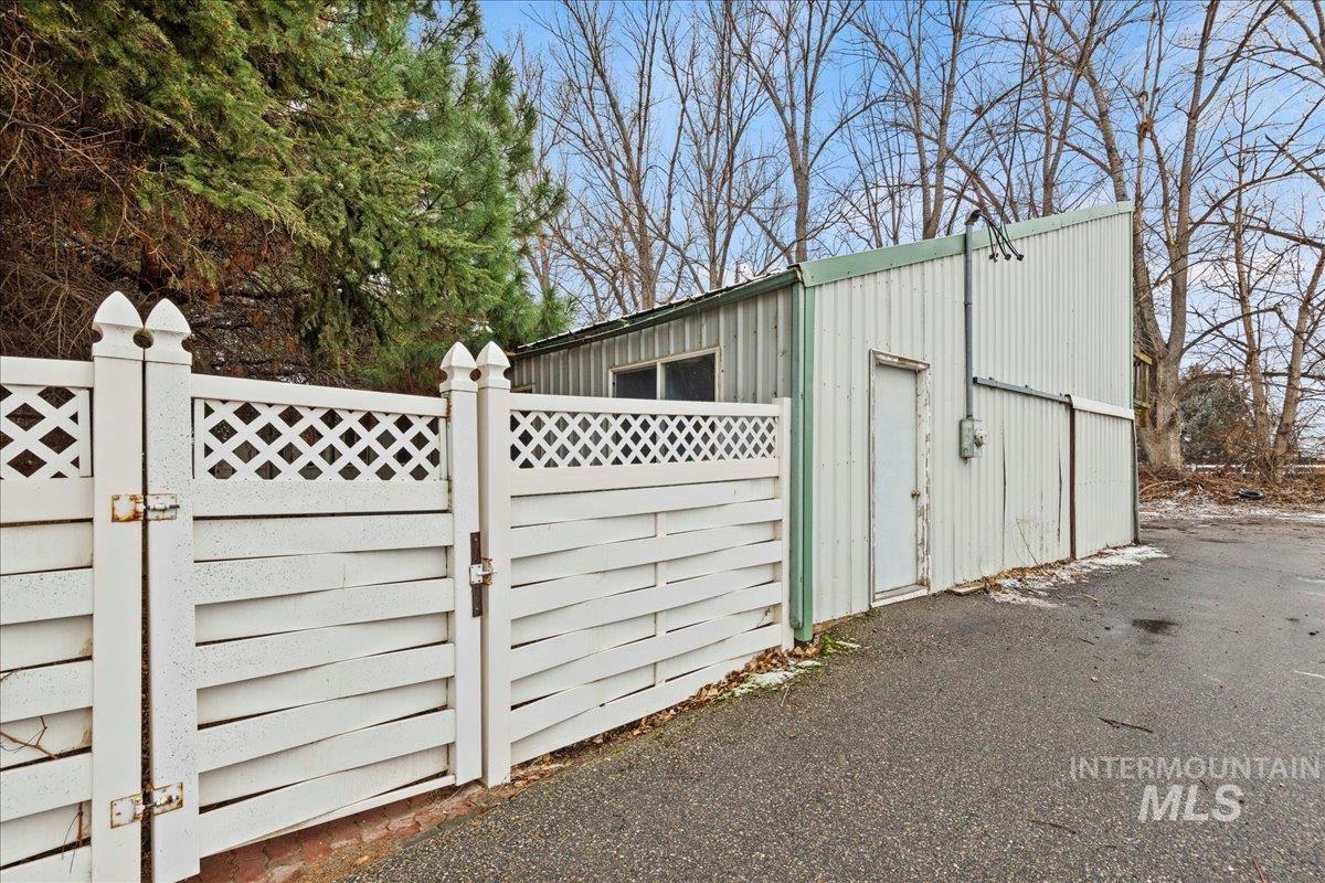 1515 Southside Blvd, Nampa, Idaho 83686, 3 Bedrooms, 2 Bathrooms, Residential For Sale, Price $749,900,MLS 98970069