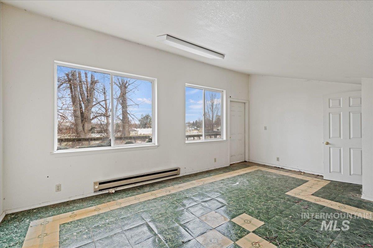 1515 Southside Blvd, Nampa, Idaho 83686, 3 Bedrooms, 2 Bathrooms, Residential For Sale, Price $749,900,MLS 98970069