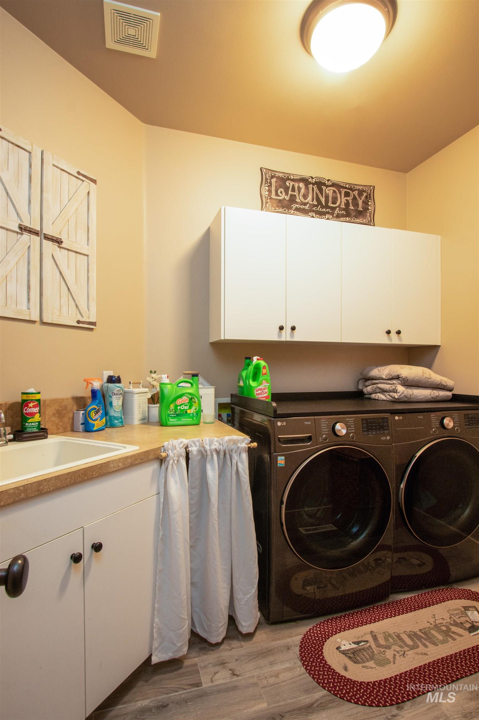 4512 N Trail Blazer, Meridian, Idaho 83642, 4 Bedrooms, 2.5 Bathrooms, Residential For Sale, Price $769,900, 98970071