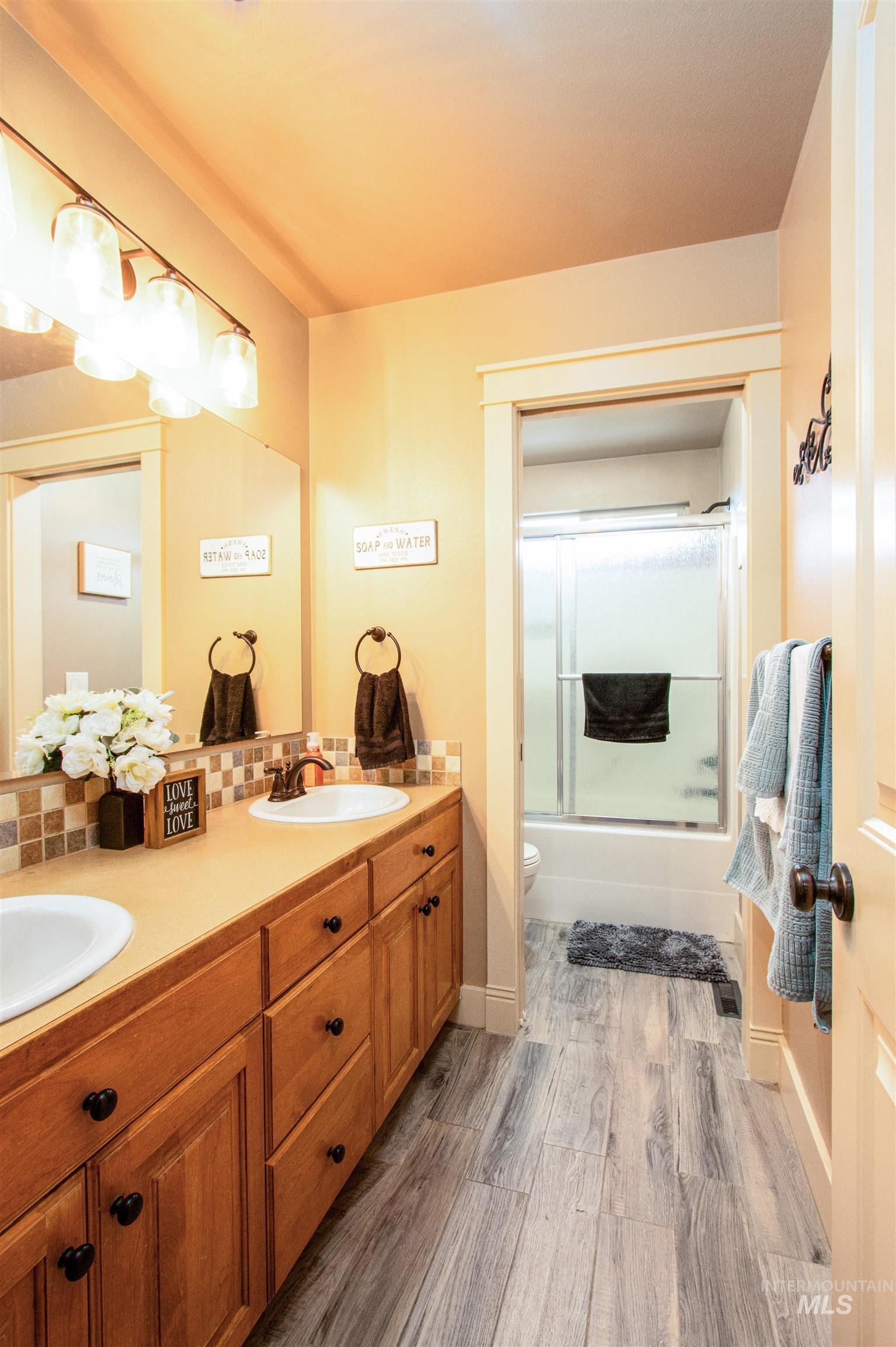 4512 N Trail Blazer, Meridian, Idaho 83642, 4 Bedrooms, 2.5 Bathrooms, Residential For Sale, Price $769,900, 98970071