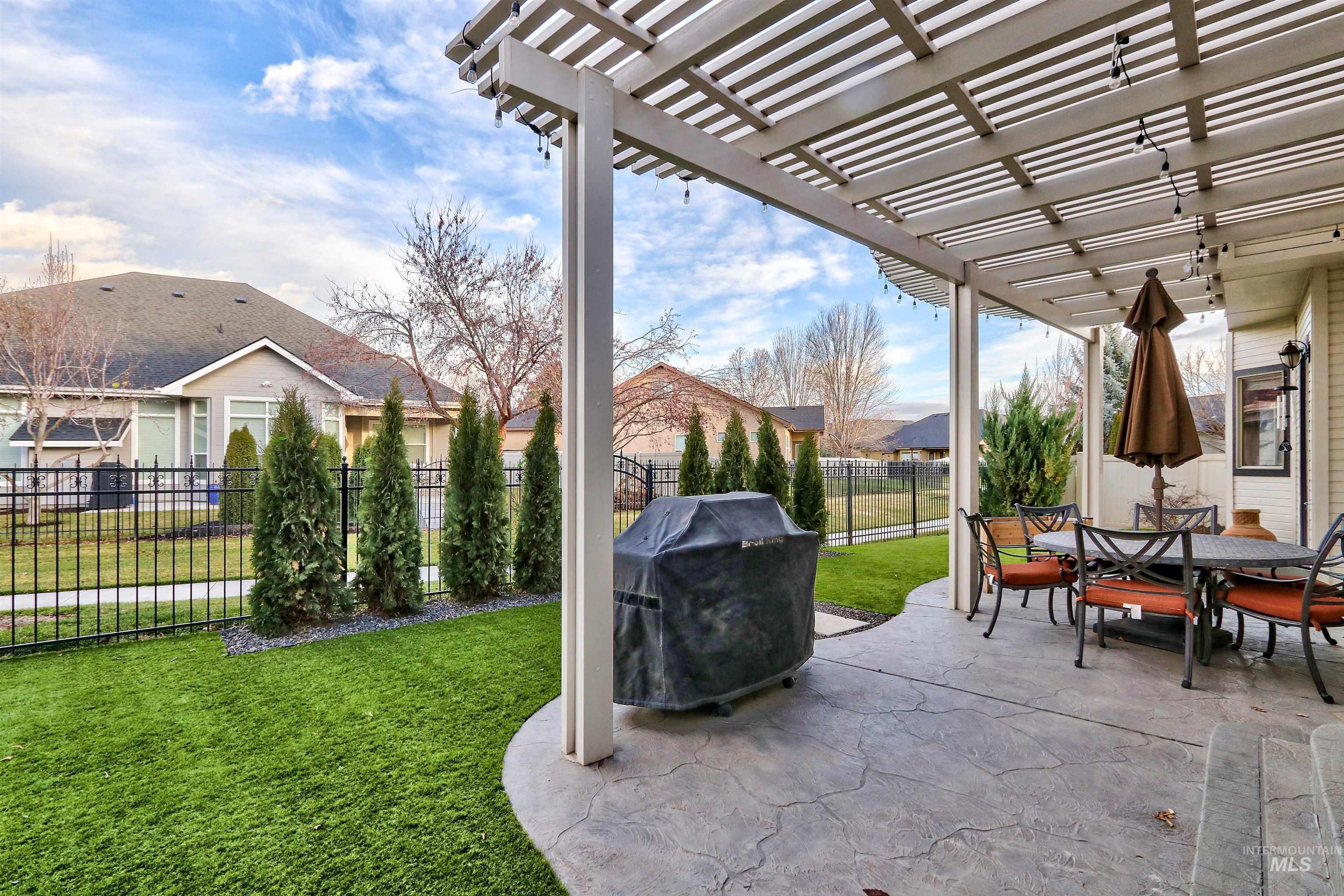 4512 N Trail Blazer, Meridian, Idaho 83642, 4 Bedrooms, 2.5 Bathrooms, Residential For Sale, Price $769,900, 98970071