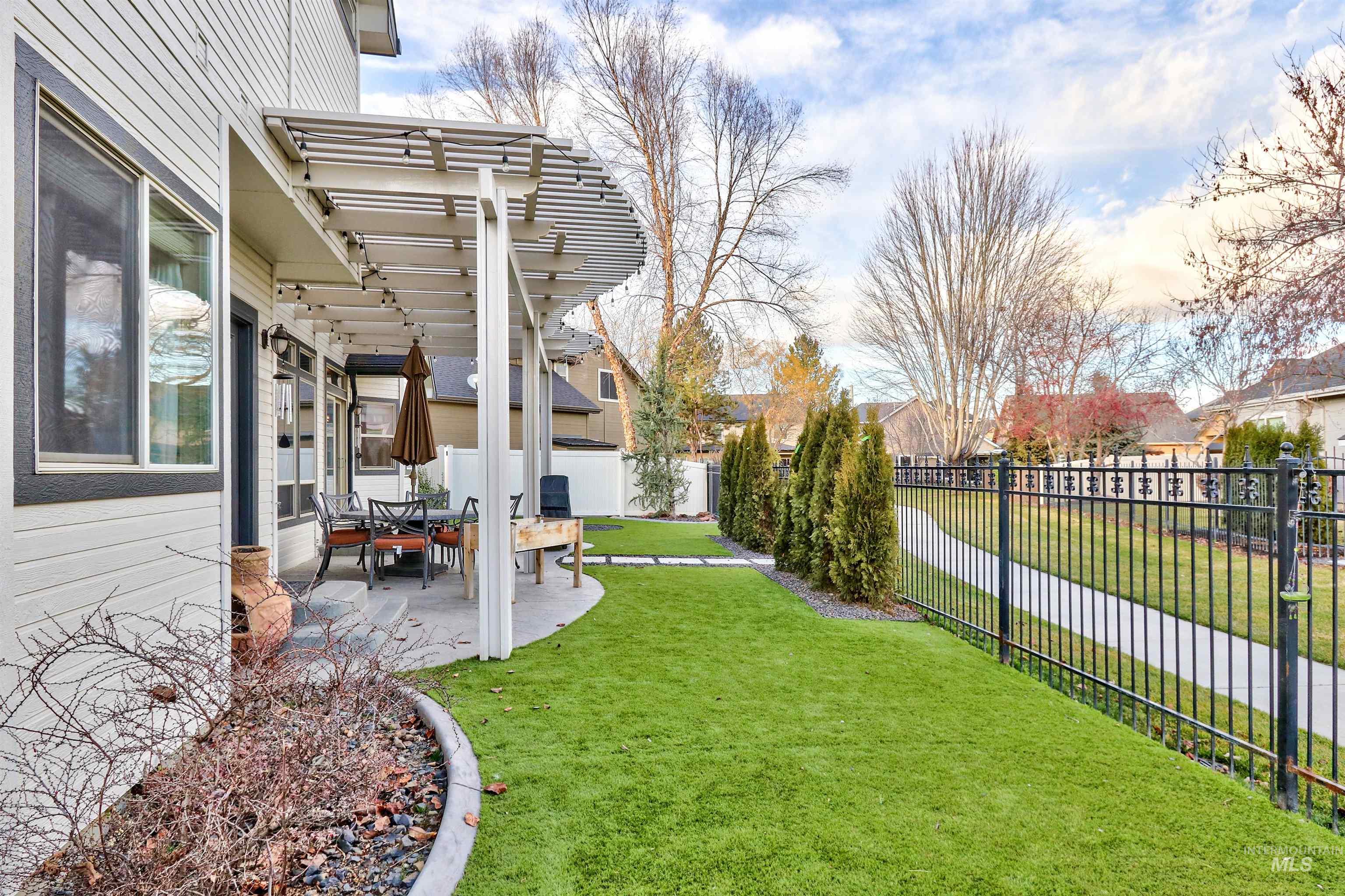 4512 N Trail Blazer, Meridian, Idaho 83642, 4 Bedrooms, 2.5 Bathrooms, Residential For Sale, Price $769,900, 98970071