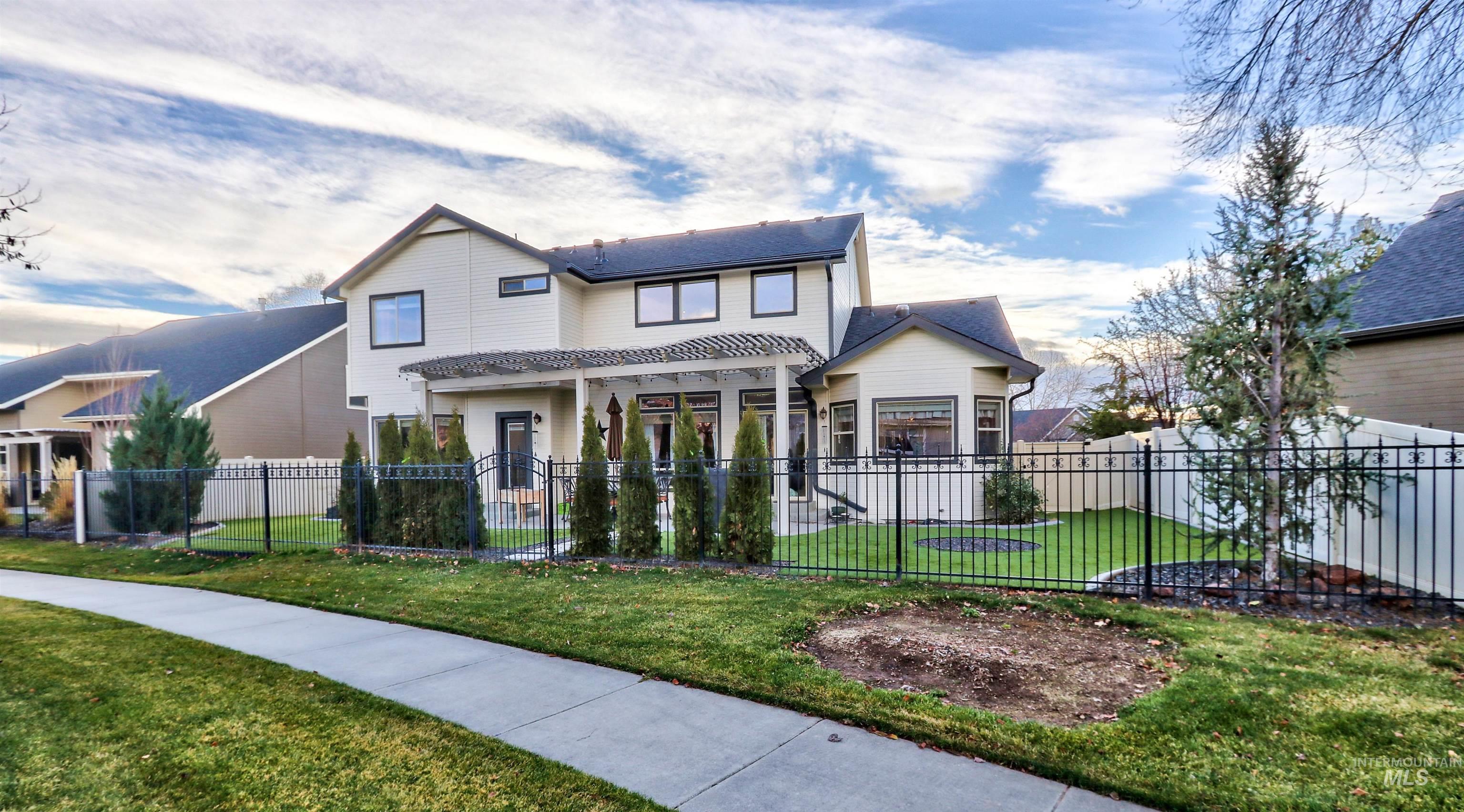4512 N Trail Blazer, Meridian, Idaho 83642, 4 Bedrooms, 2.5 Bathrooms, Residential For Sale, Price $769,900, 98970071