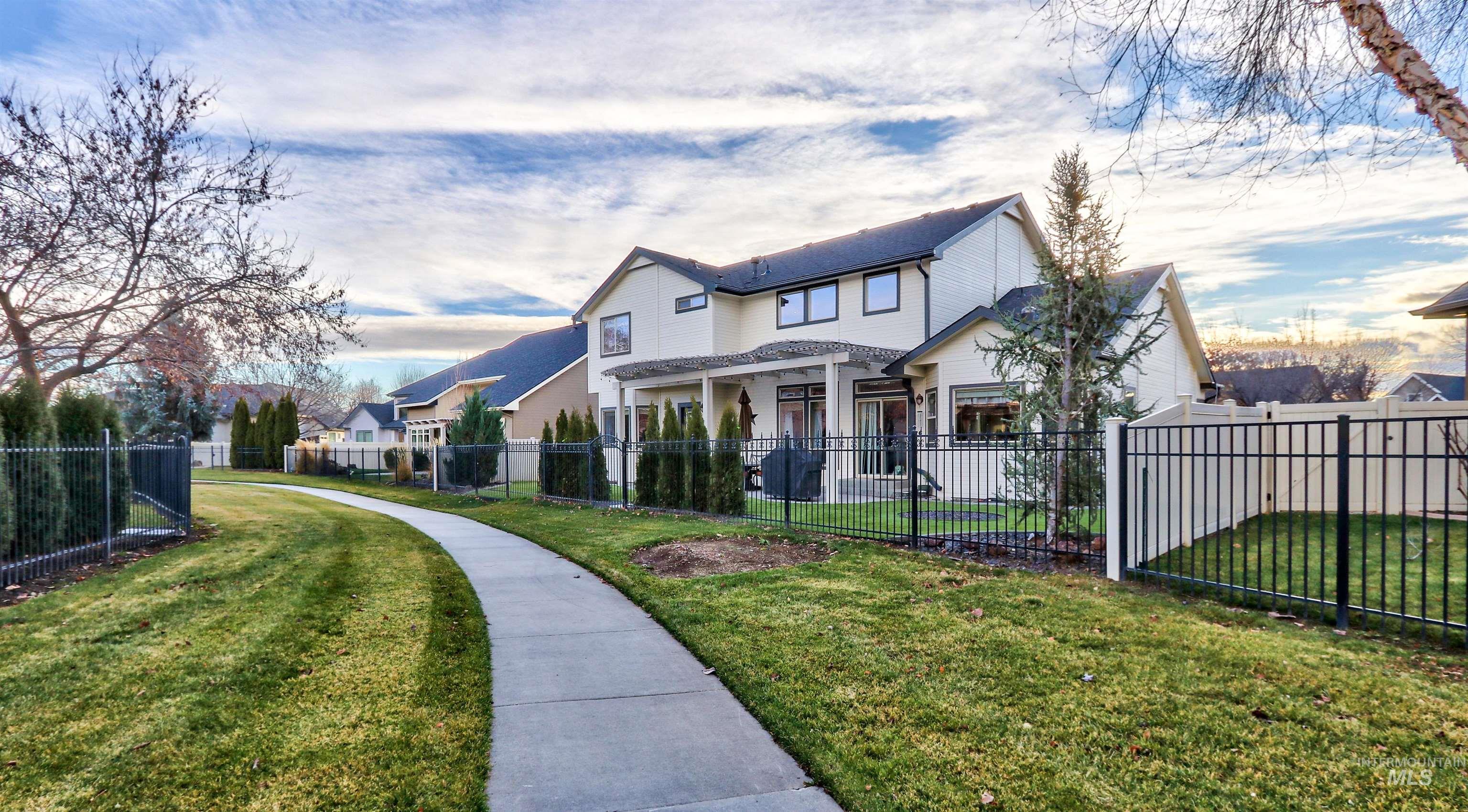 4512 N Trail Blazer, Meridian, Idaho 83642, 4 Bedrooms, 2.5 Bathrooms, Residential For Sale, Price $769,900, 98970071