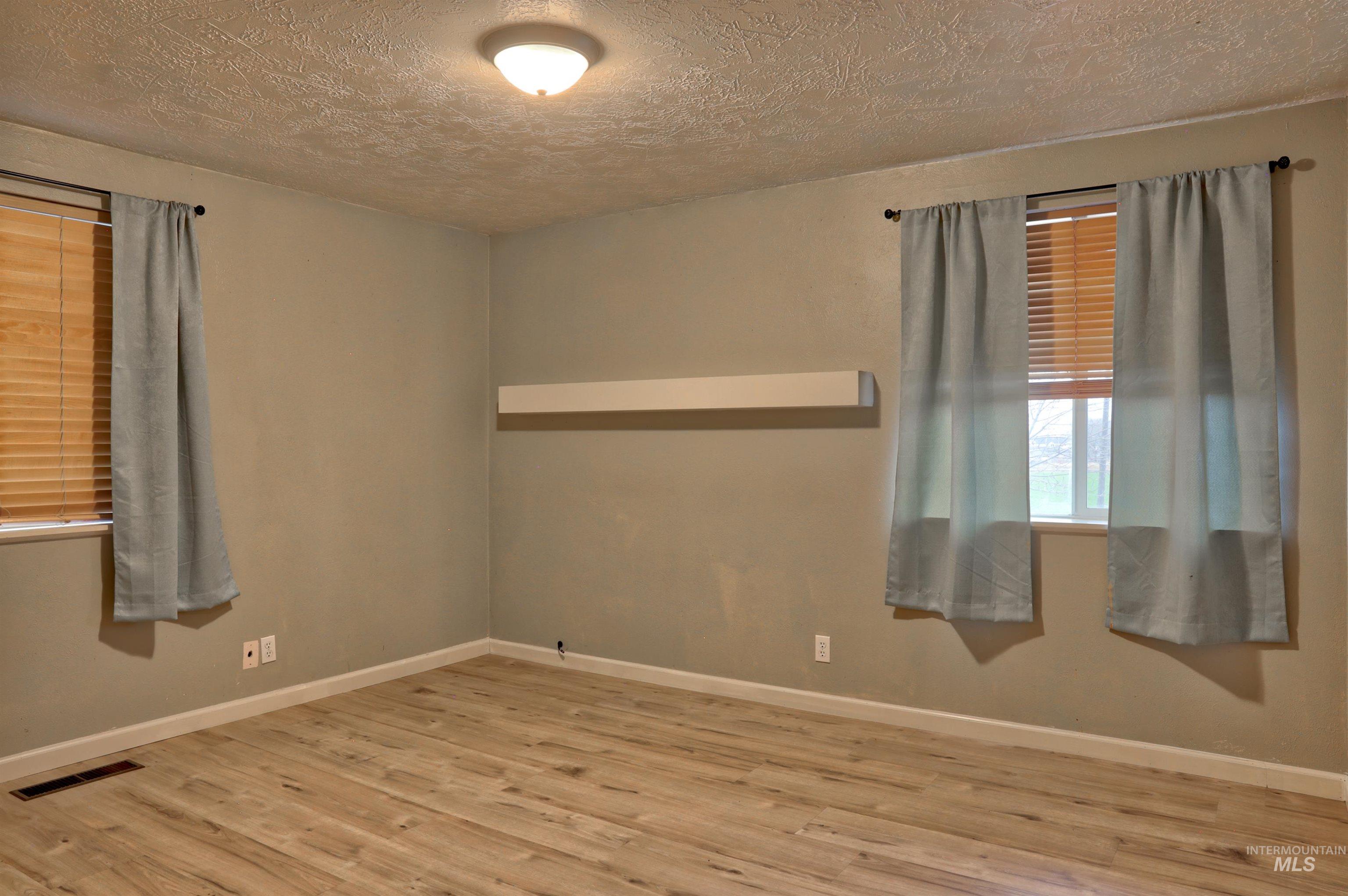 526 Ridge, Nampa, Idaho 83686, 5 Bedrooms, 2 Bathrooms, Residential For Sale, Price $624,900, 98970073