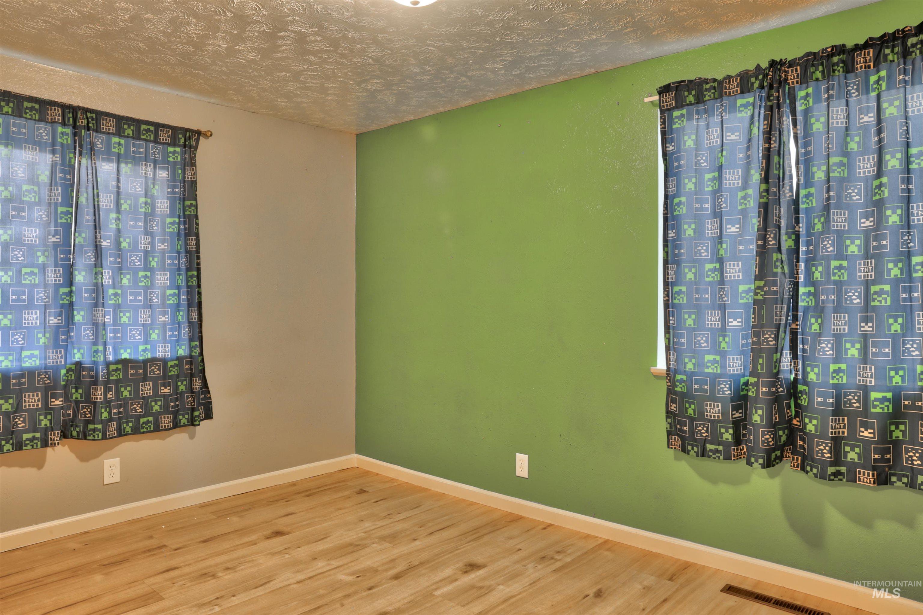 526 Ridge, Nampa, Idaho 83686, 5 Bedrooms, 2 Bathrooms, Residential For Sale, Price $624,900, 98970073