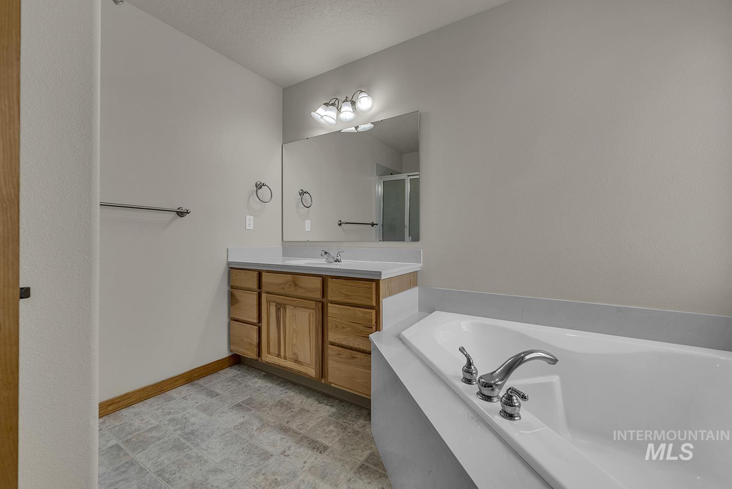 16677 Sage Acres Ln, Caldwell, Idaho 83607, 3 Bedrooms, 2.5 Bathrooms, Residential For Sale, Price $799,900,MLS 98970075