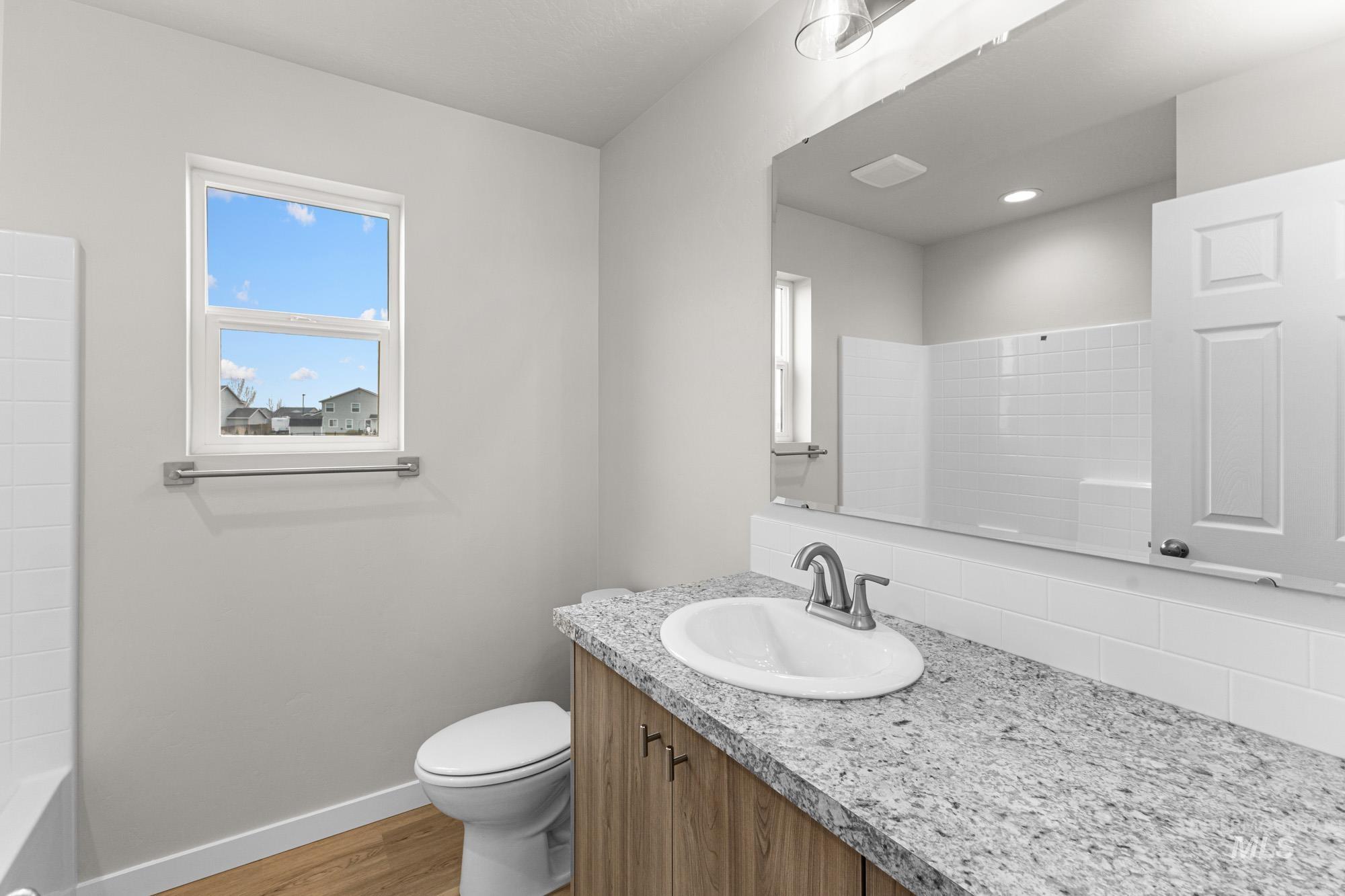 1071 Woods Bog Ave, Middleton, Idaho 83644, 4 Bedrooms, 2 Bathrooms, Residential For Sale, Price $409,990,MLS 98970087