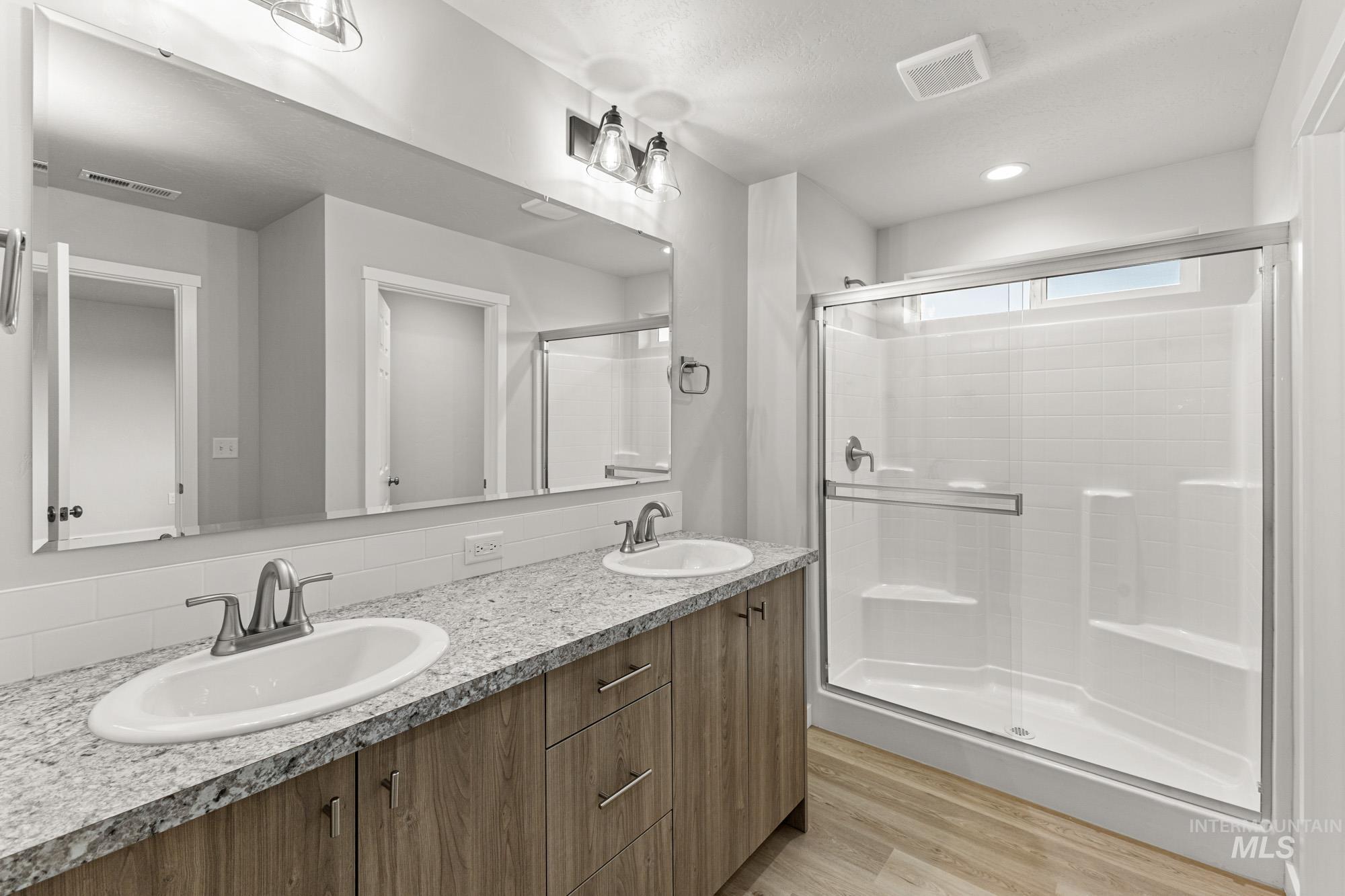 1071 Woods Bog Ave, Middleton, Idaho 83644, 4 Bedrooms, 2 Bathrooms, Residential For Sale, Price $409,990,MLS 98970087