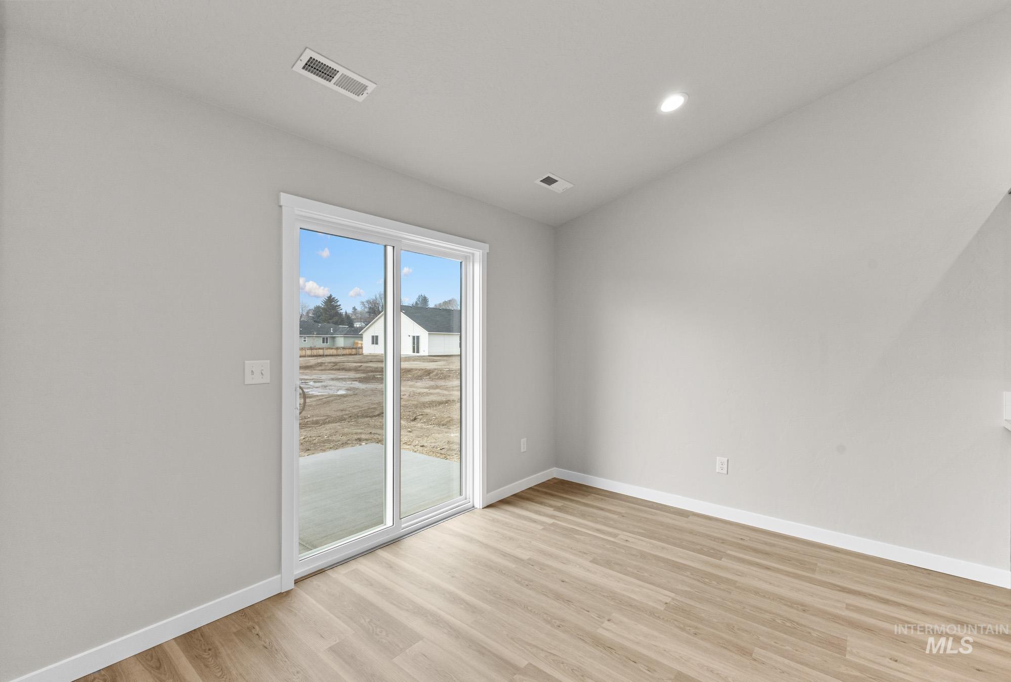 1071 Woods Bog Ave, Middleton, Idaho 83644, 4 Bedrooms, 2 Bathrooms, Residential For Sale, Price $409,990,MLS 98970087