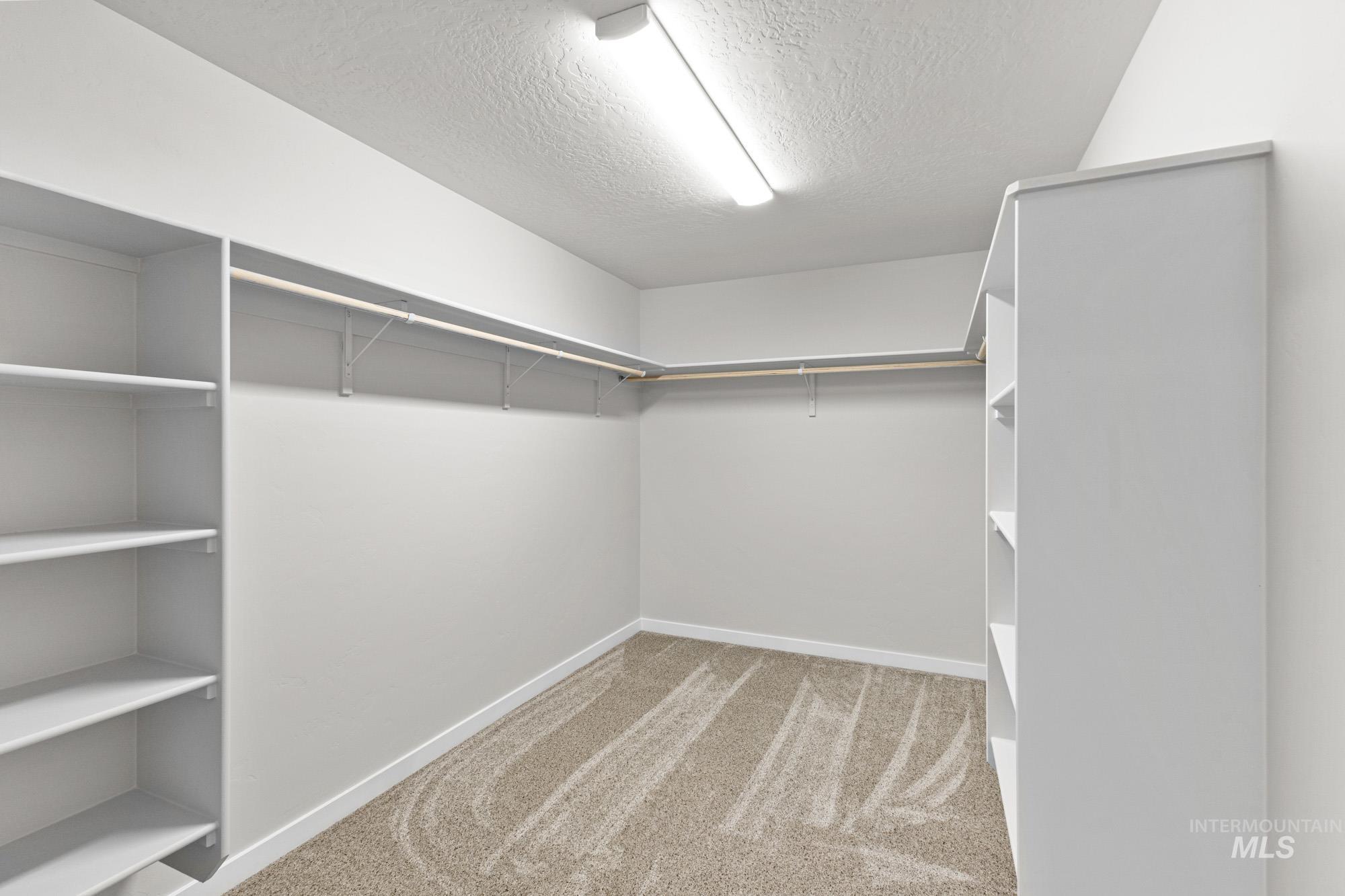 1077 Woods Bog Ave, Middleton, Idaho 83644, 4 Bedrooms, 2.5 Bathrooms, Residential For Sale, Price $529,990,MLS 98970088