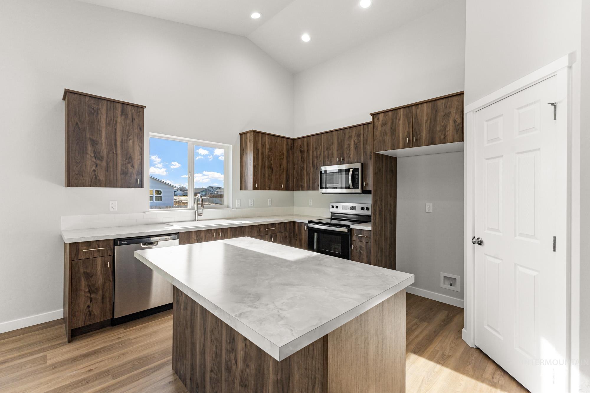 1619 Long Pond St, Middleton, Idaho 83644, 3 Bedrooms, 2 Bathrooms, Residential For Sale, Price $424,990,MLS 98970090