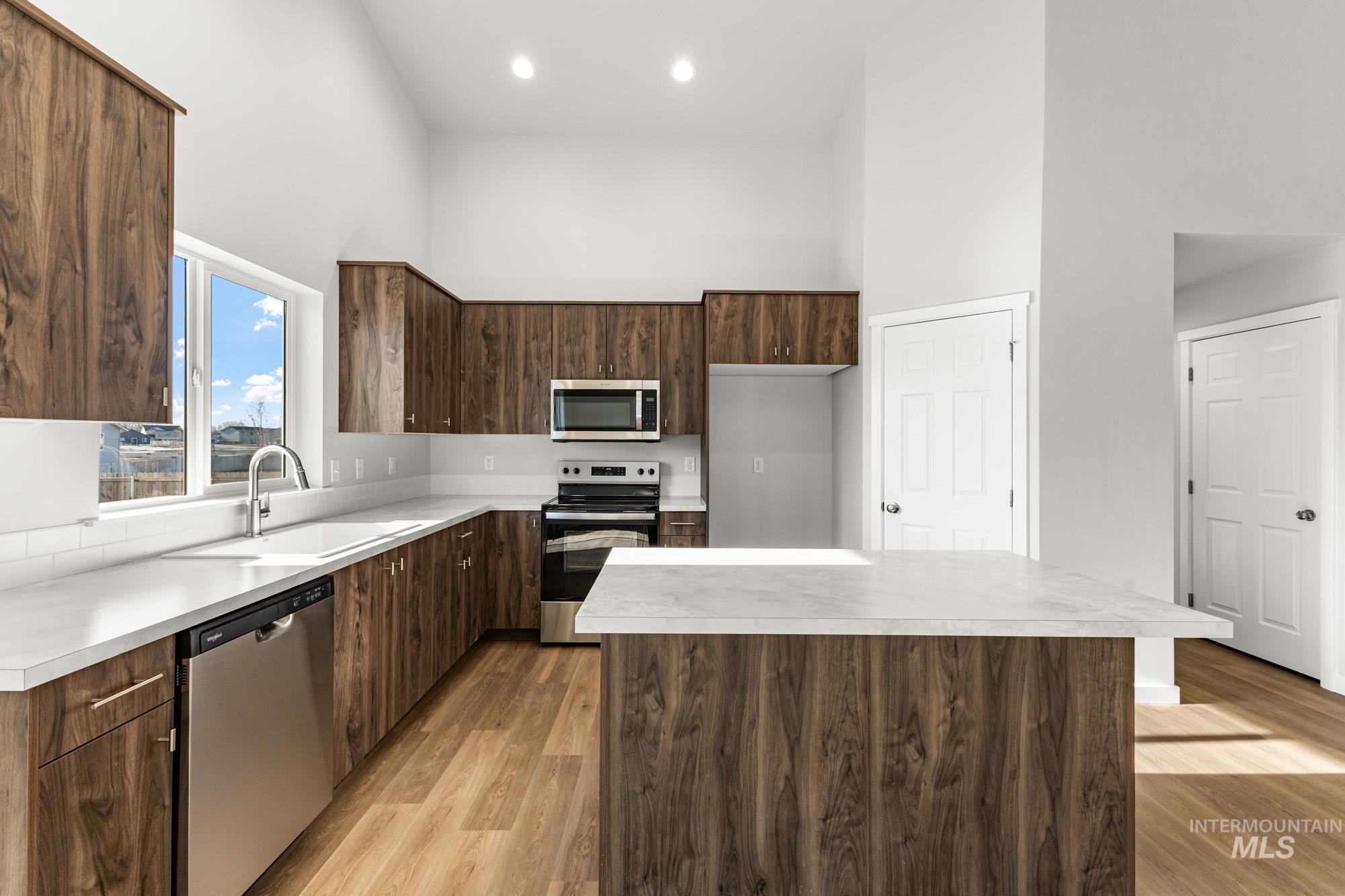 1619 Long Pond St, Middleton, Idaho 83644, 3 Bedrooms, 2 Bathrooms, Residential For Sale, Price $424,990,MLS 98970090