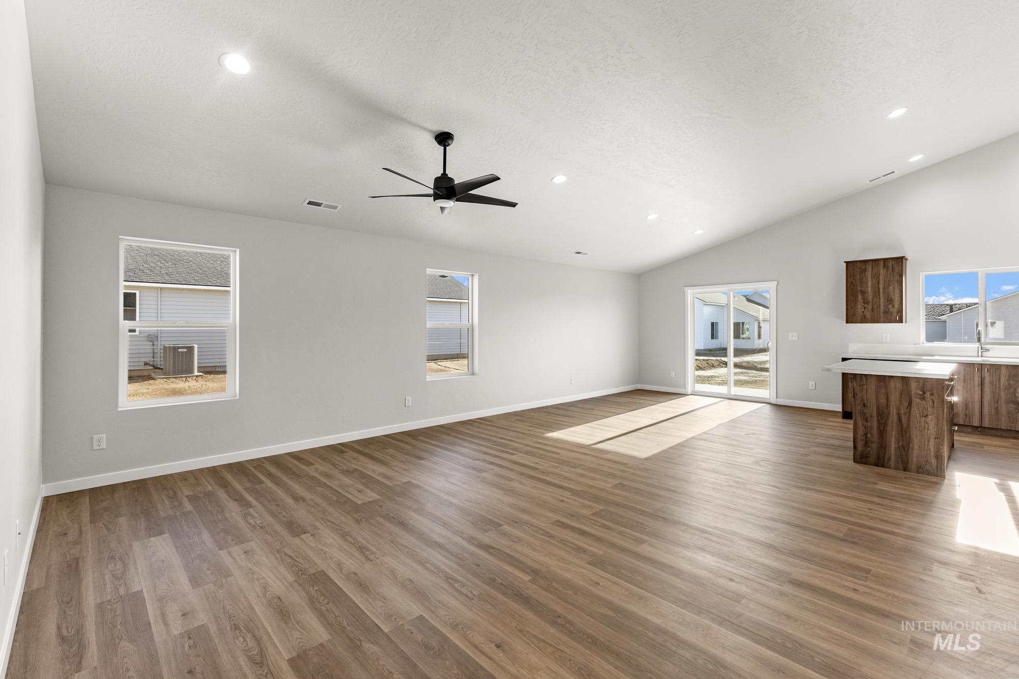 1619 Long Pond St, Middleton, Idaho 83644, 3 Bedrooms, 2 Bathrooms, Residential For Sale, Price $424,990,MLS 98970090