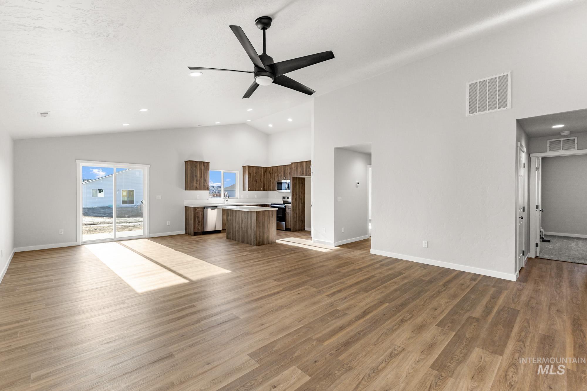 1619 Long Pond St, Middleton, Idaho 83644, 3 Bedrooms, 2 Bathrooms, Residential For Sale, Price $424,990,MLS 98970090