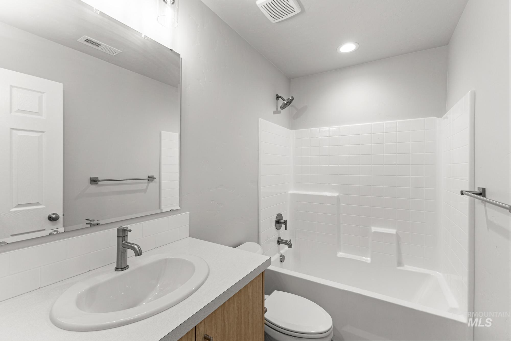 1603 Long Pond St, Middleton, Idaho 83644, 3 Bedrooms, 2 Bathrooms, Residential For Sale, Price $414,990,MLS 98970091