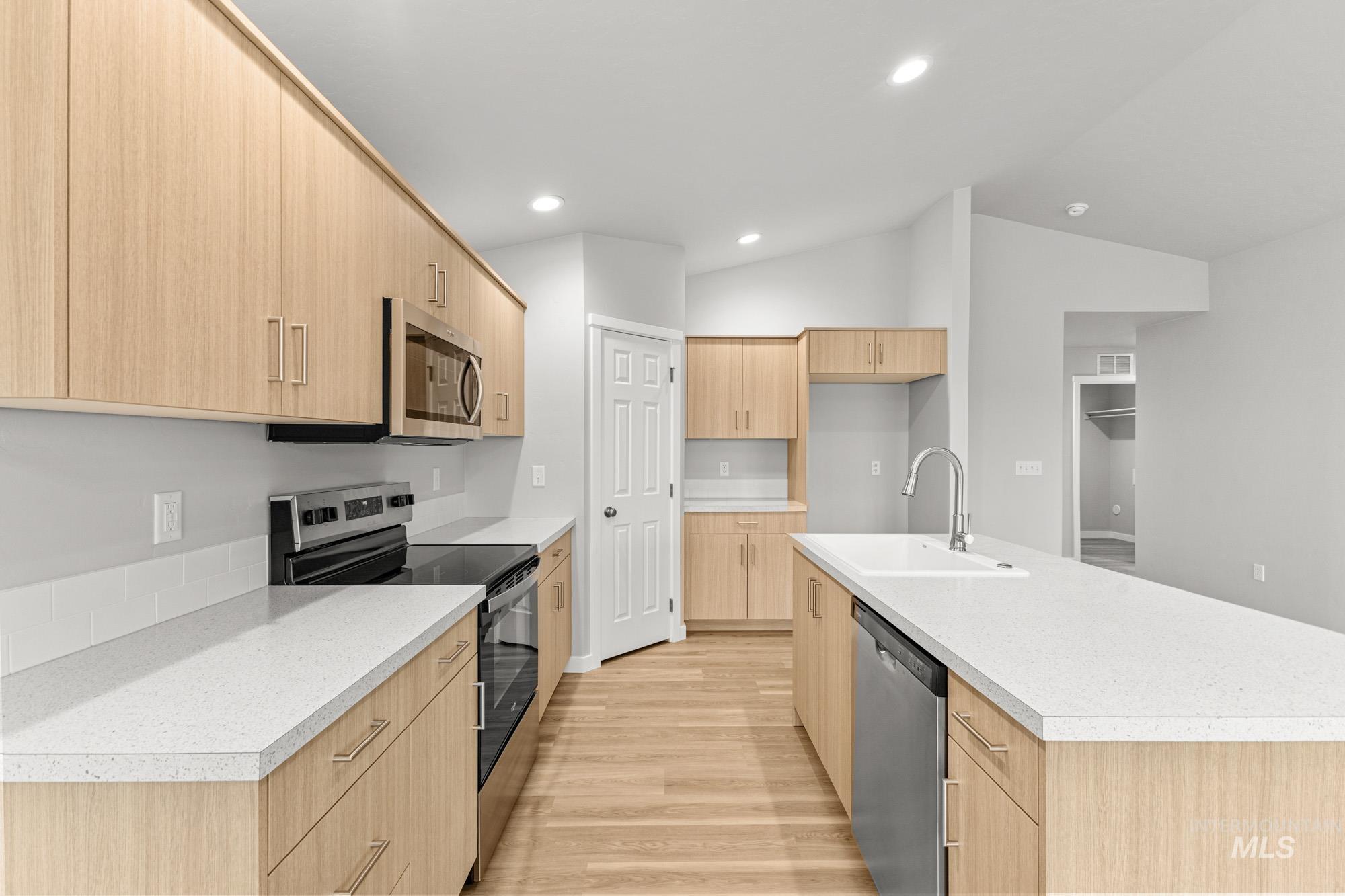 1603 Long Pond St, Middleton, Idaho 83644, 3 Bedrooms, 2 Bathrooms, Residential For Sale, Price $414,990,MLS 98970091