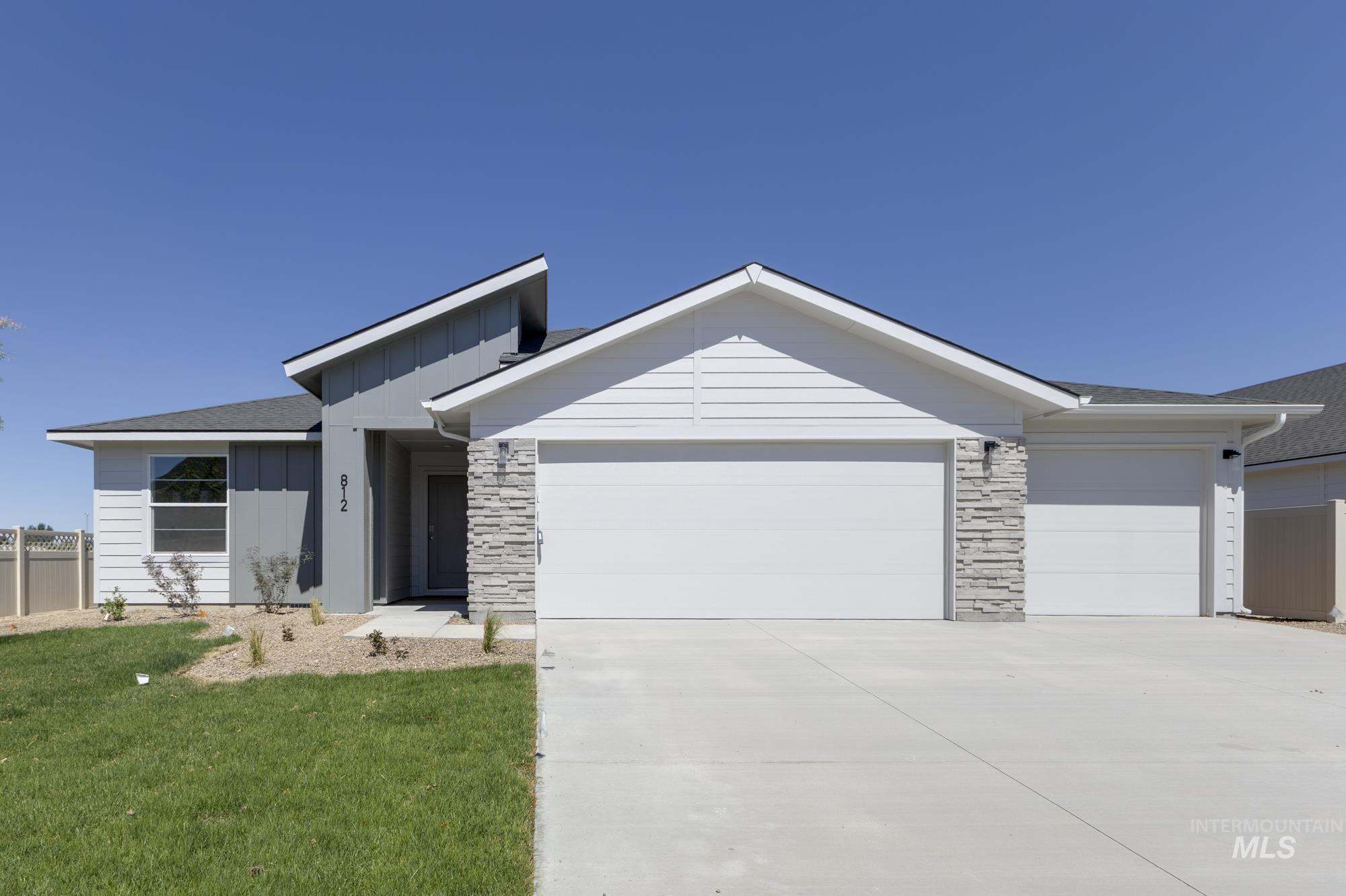 18460 N Sweet William Ave, Nampa, Idaho 83687, 3 Bedrooms, 2 Bathrooms, Residential For Sale, Price $434,990, 98970092