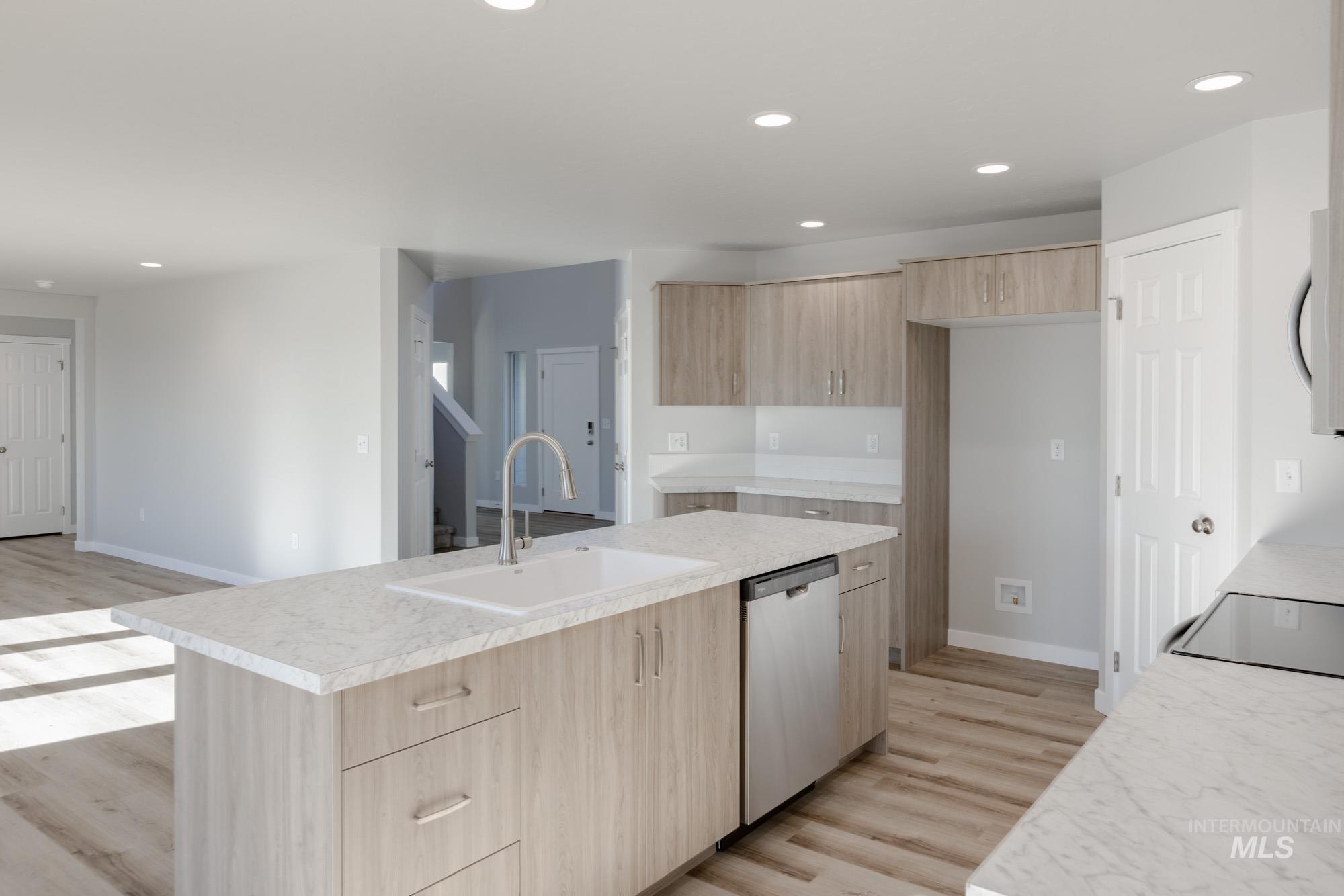 17428 N Union Springs Pl, Nampa, Idaho 83687, 4 Bedrooms, 3 Bathrooms, Residential For Sale, Price $564,990,MLS 98970096