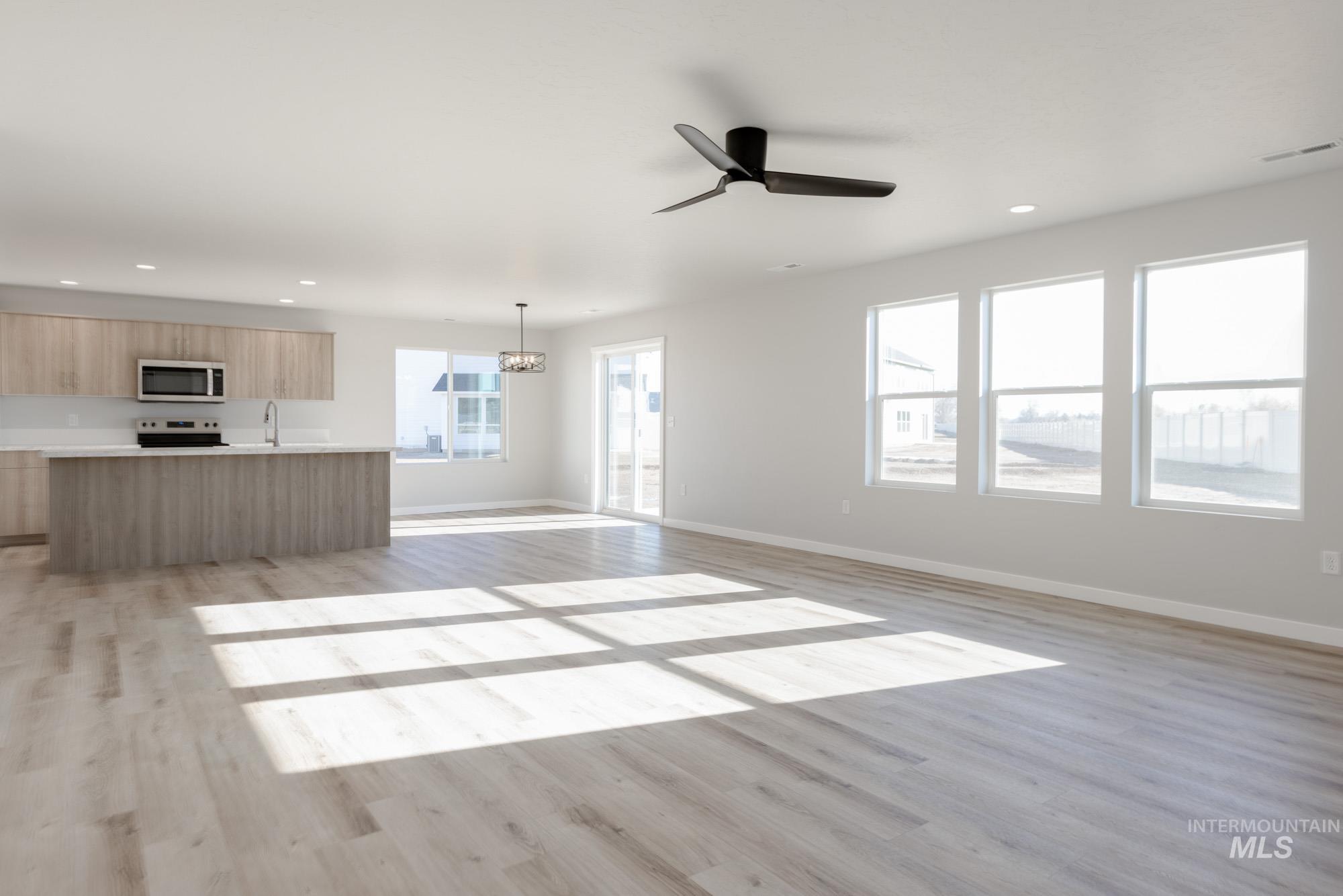 17428 N Union Springs Pl, Nampa, Idaho 83687, 4 Bedrooms, 3 Bathrooms, Residential For Sale, Price $564,990,MLS 98970096