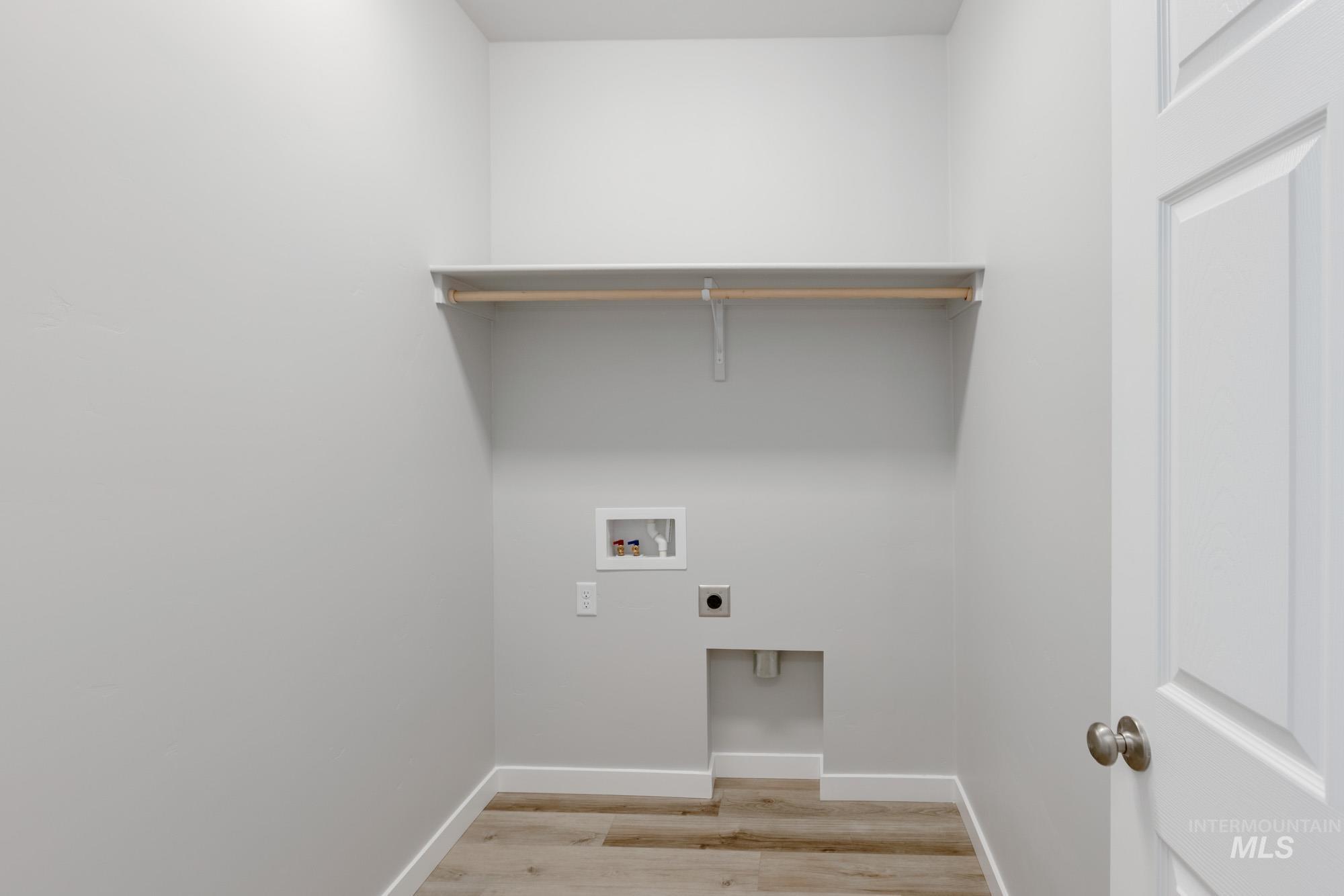 17393 N Aspen Springs Way, Nampa, Idaho 83687, 3 Bedrooms, 2 Bathrooms, Residential For Sale, Price $484,990,MLS 98970099