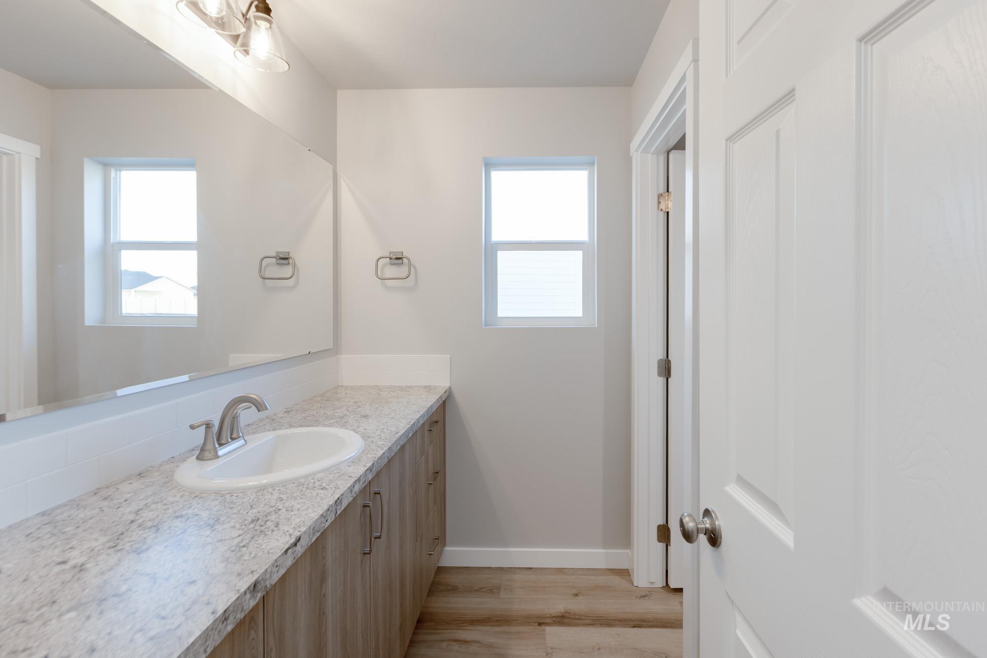 17393 N Aspen Springs Way, Nampa, Idaho 83687, 3 Bedrooms, 2 Bathrooms, Residential For Sale, Price $484,990,MLS 98970099