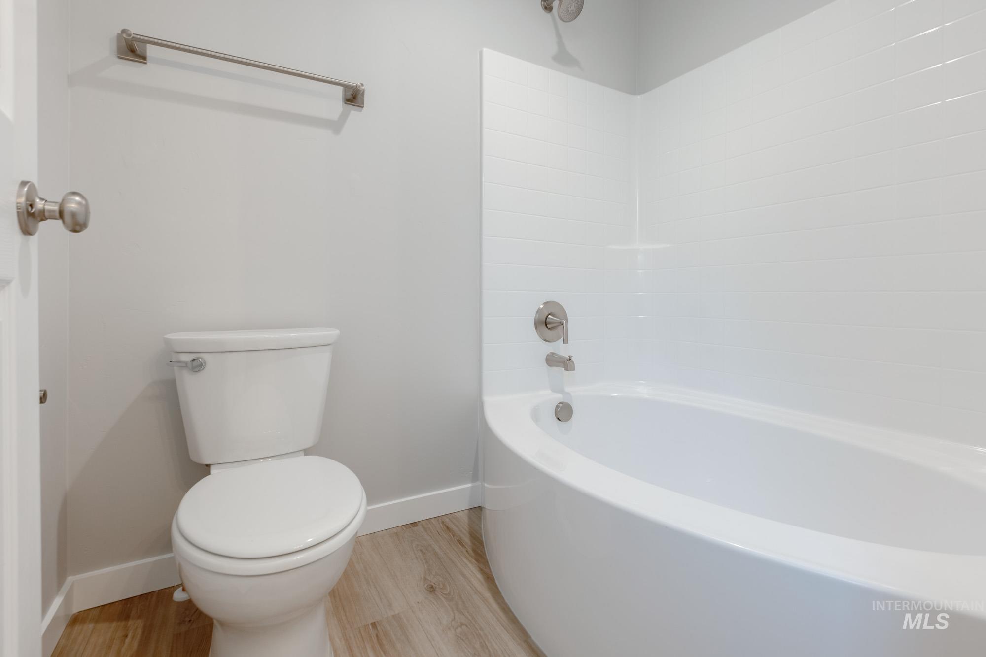 17393 N Aspen Springs Way, Nampa, Idaho 83687, 3 Bedrooms, 2 Bathrooms, Residential For Sale, Price $484,990,MLS 98970099