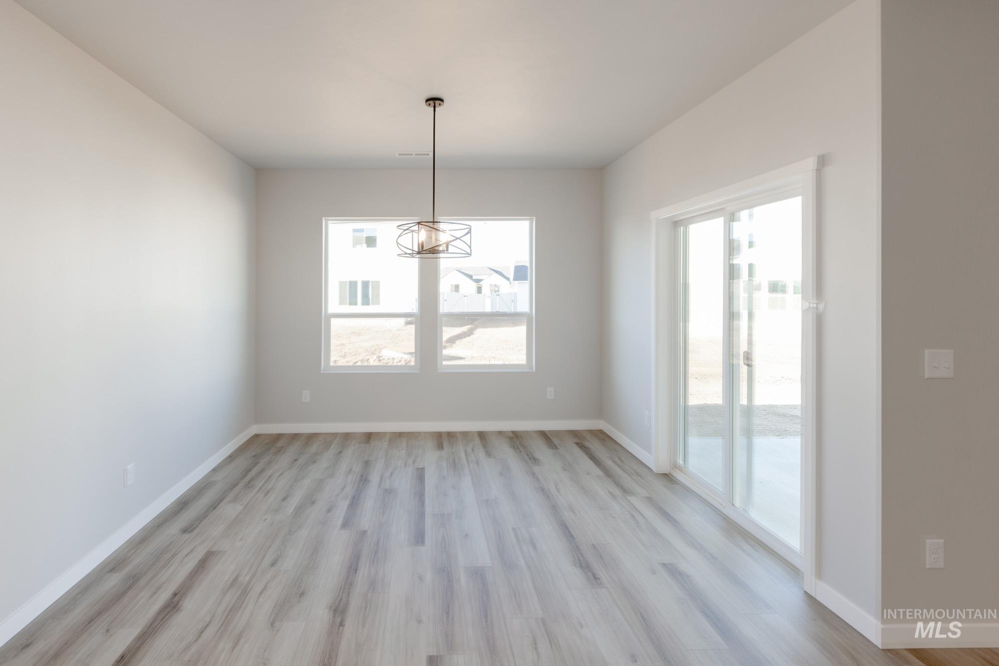 17393 N Aspen Springs Way, Nampa, Idaho 83687, 3 Bedrooms, 2 Bathrooms, Residential For Sale, Price $484,990,MLS 98970099