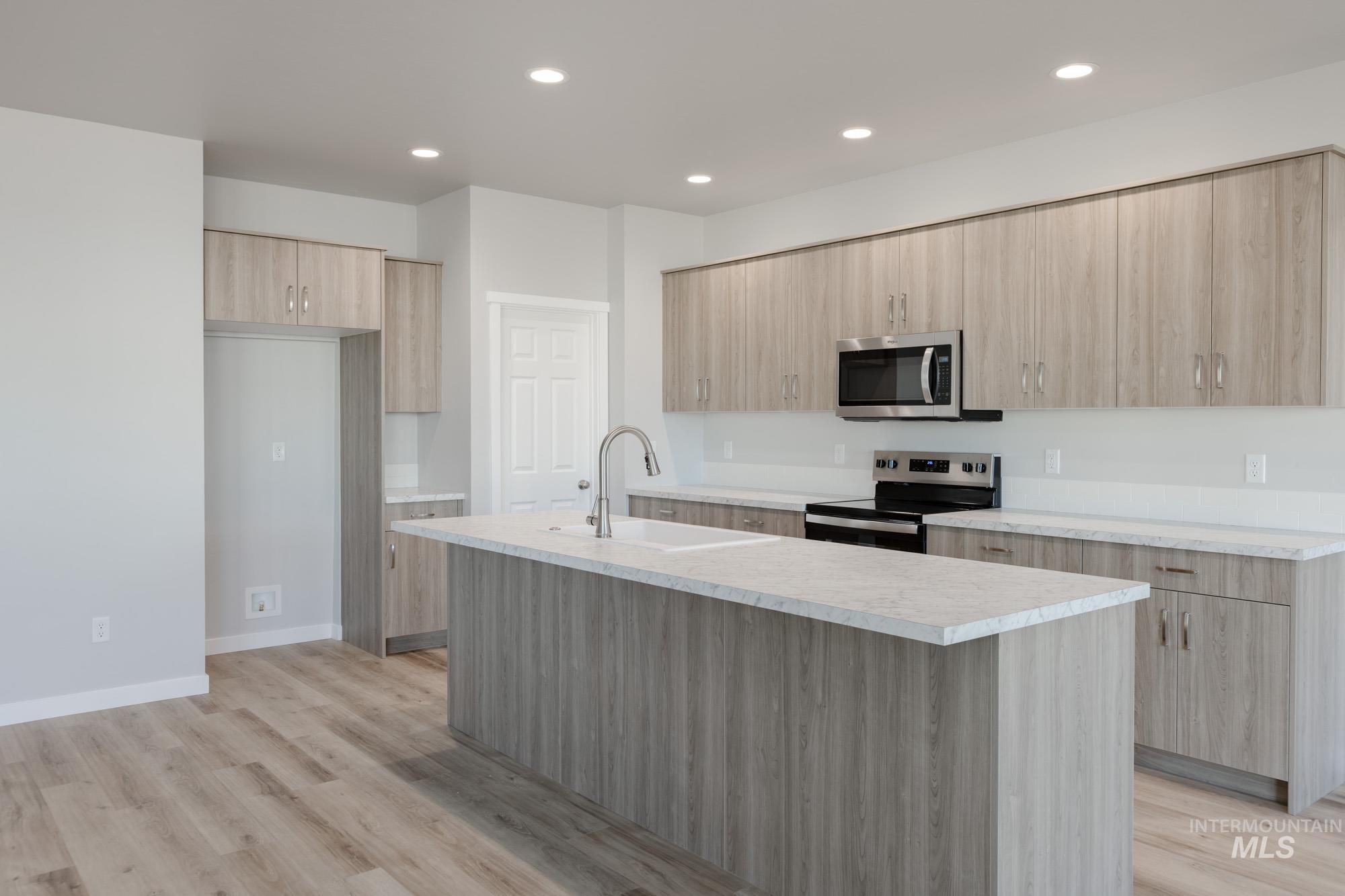 17393 N Aspen Springs Way, Nampa, Idaho 83687, 3 Bedrooms, 2 Bathrooms, Residential For Sale, Price $484,990,MLS 98970099